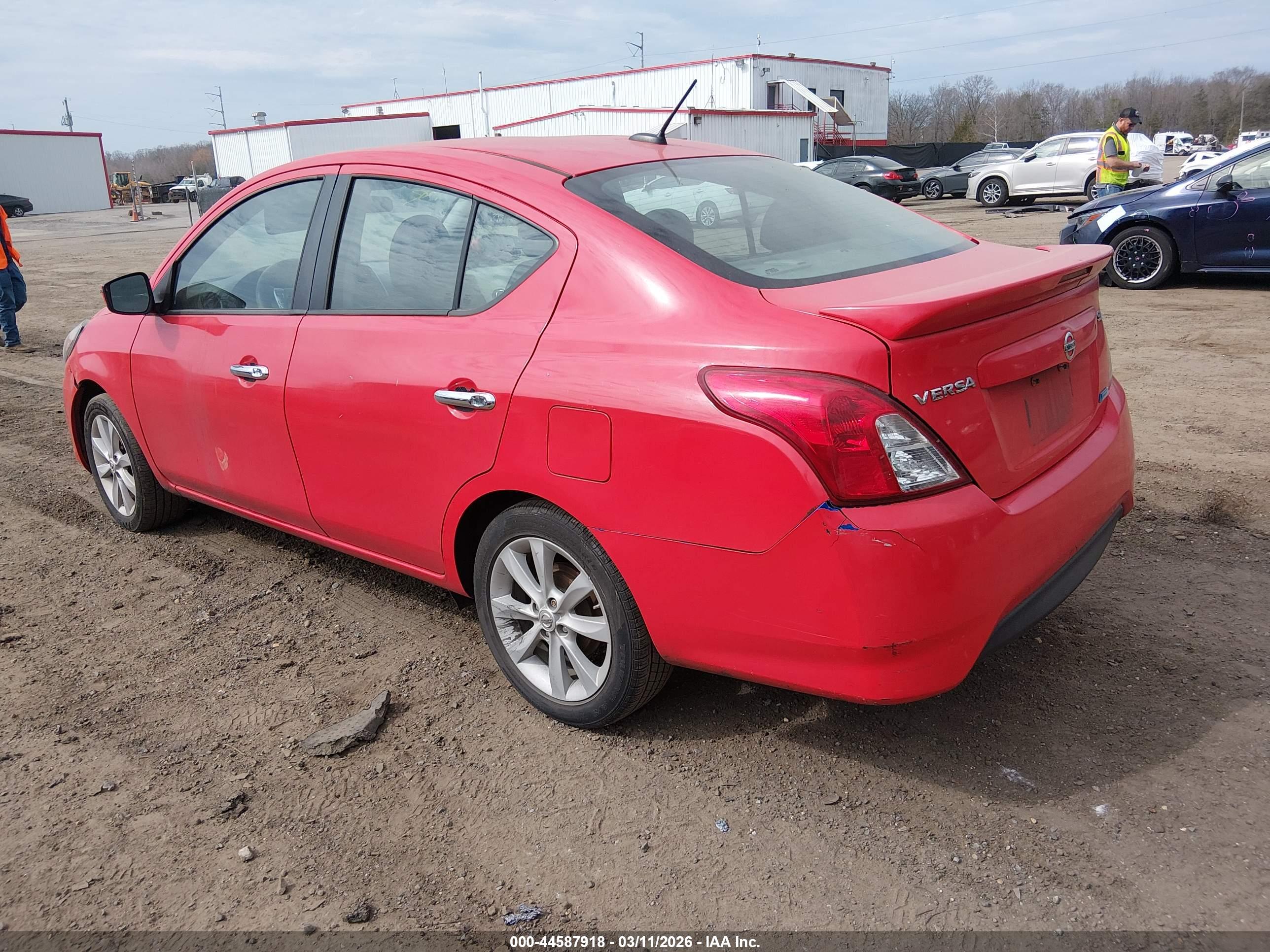 NISSAN VERSA image 3
