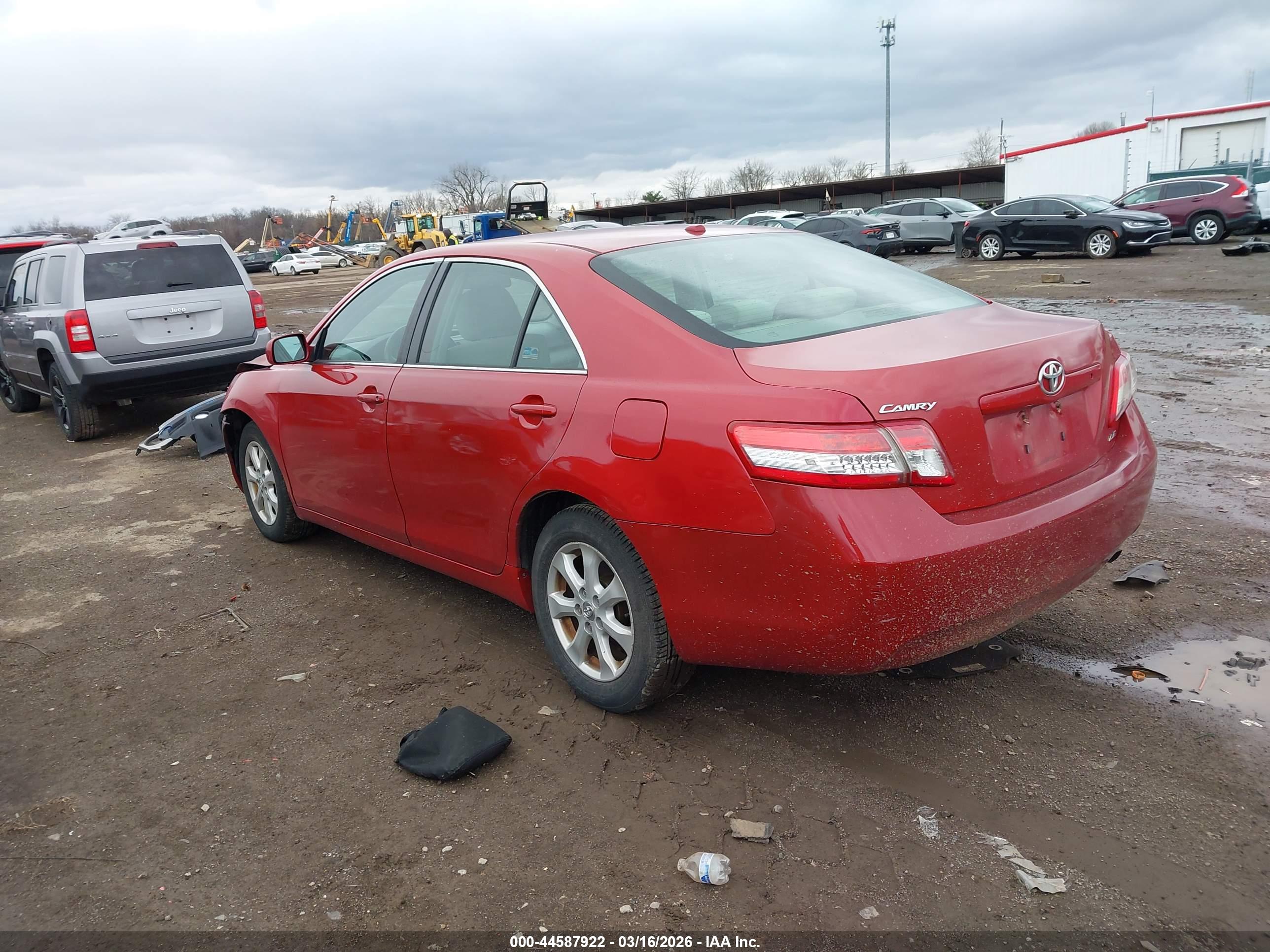 TOYOTA CAMRY image 3