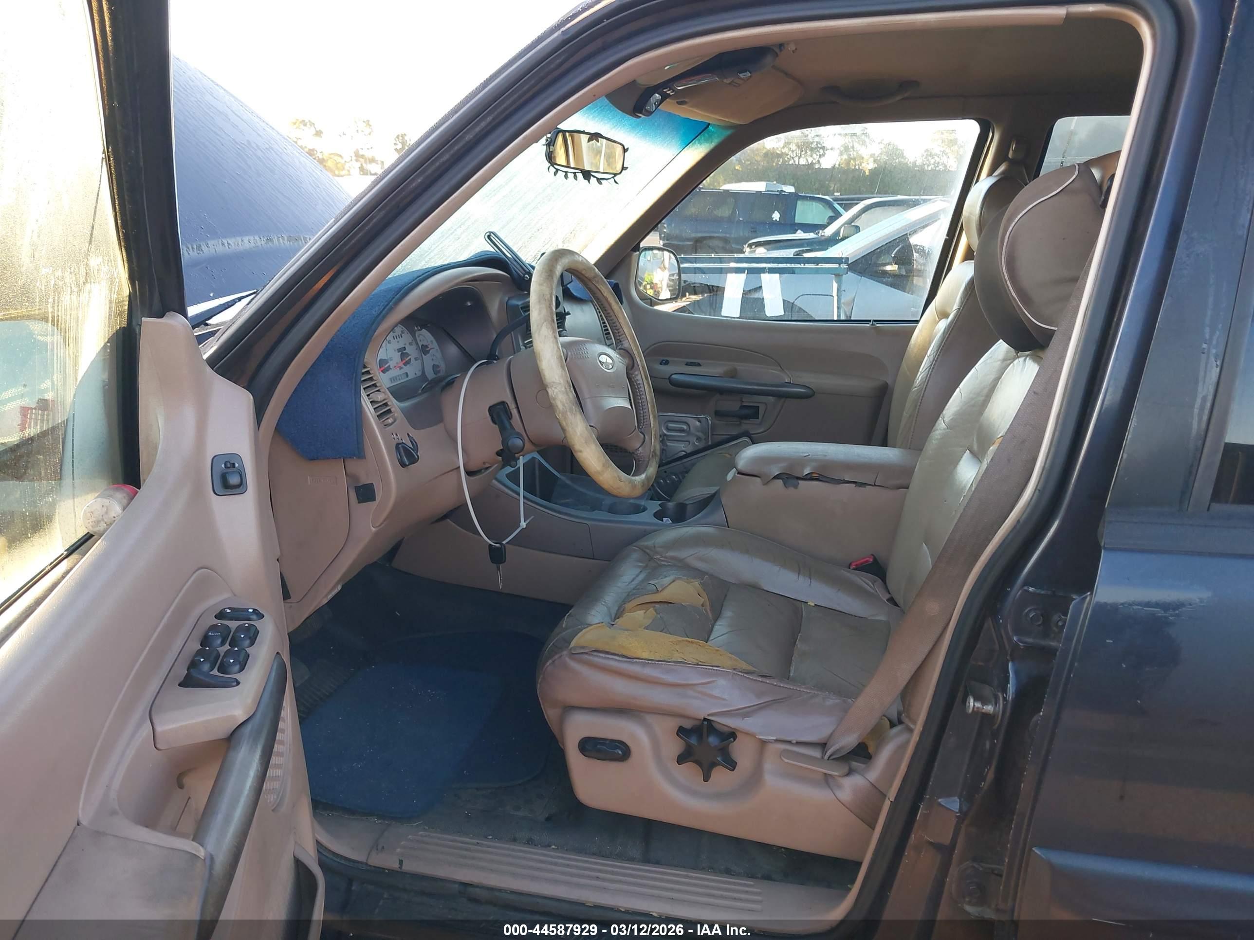 FORD EXPLORER image 5