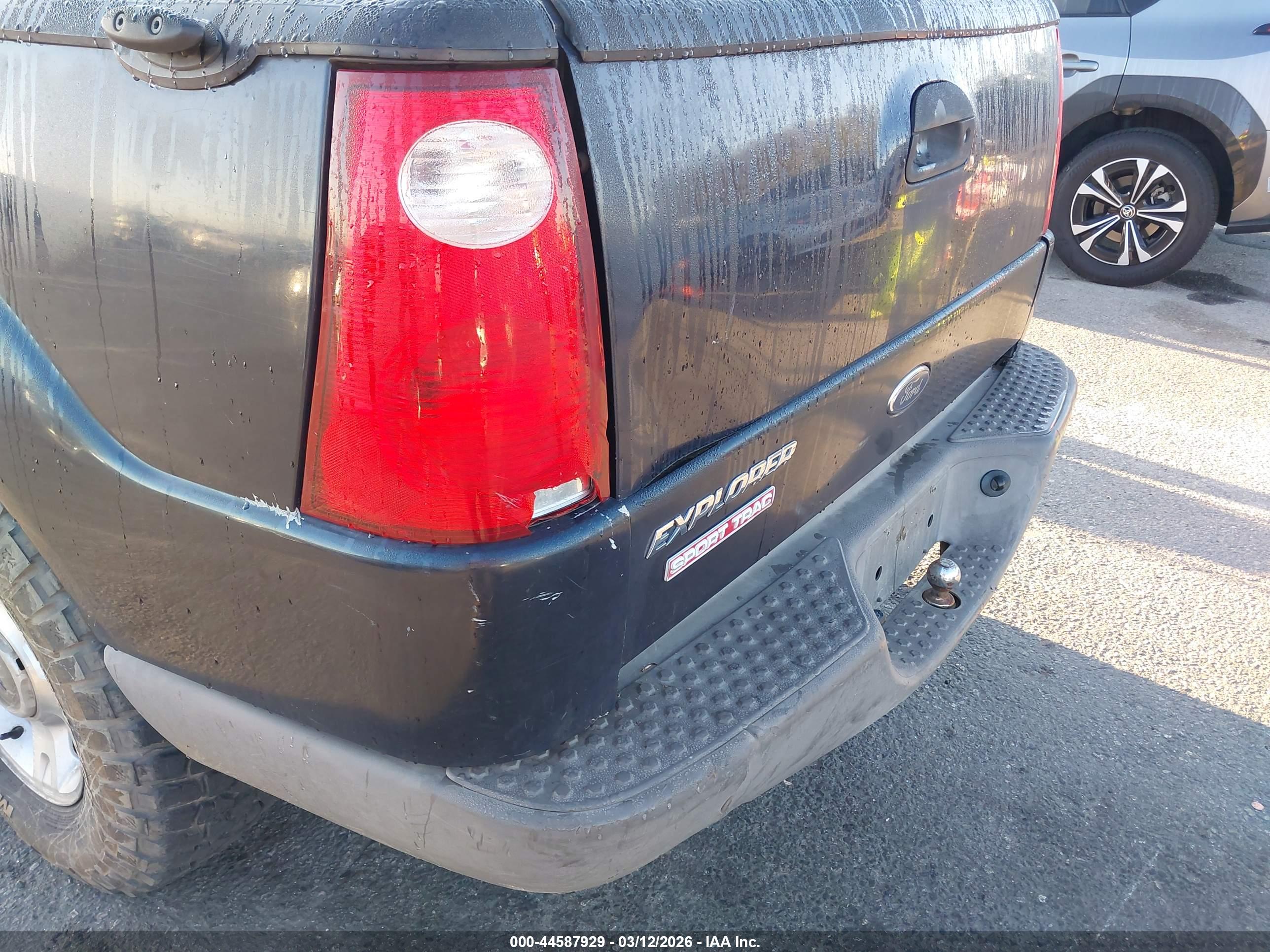 FORD EXPLORER image 6