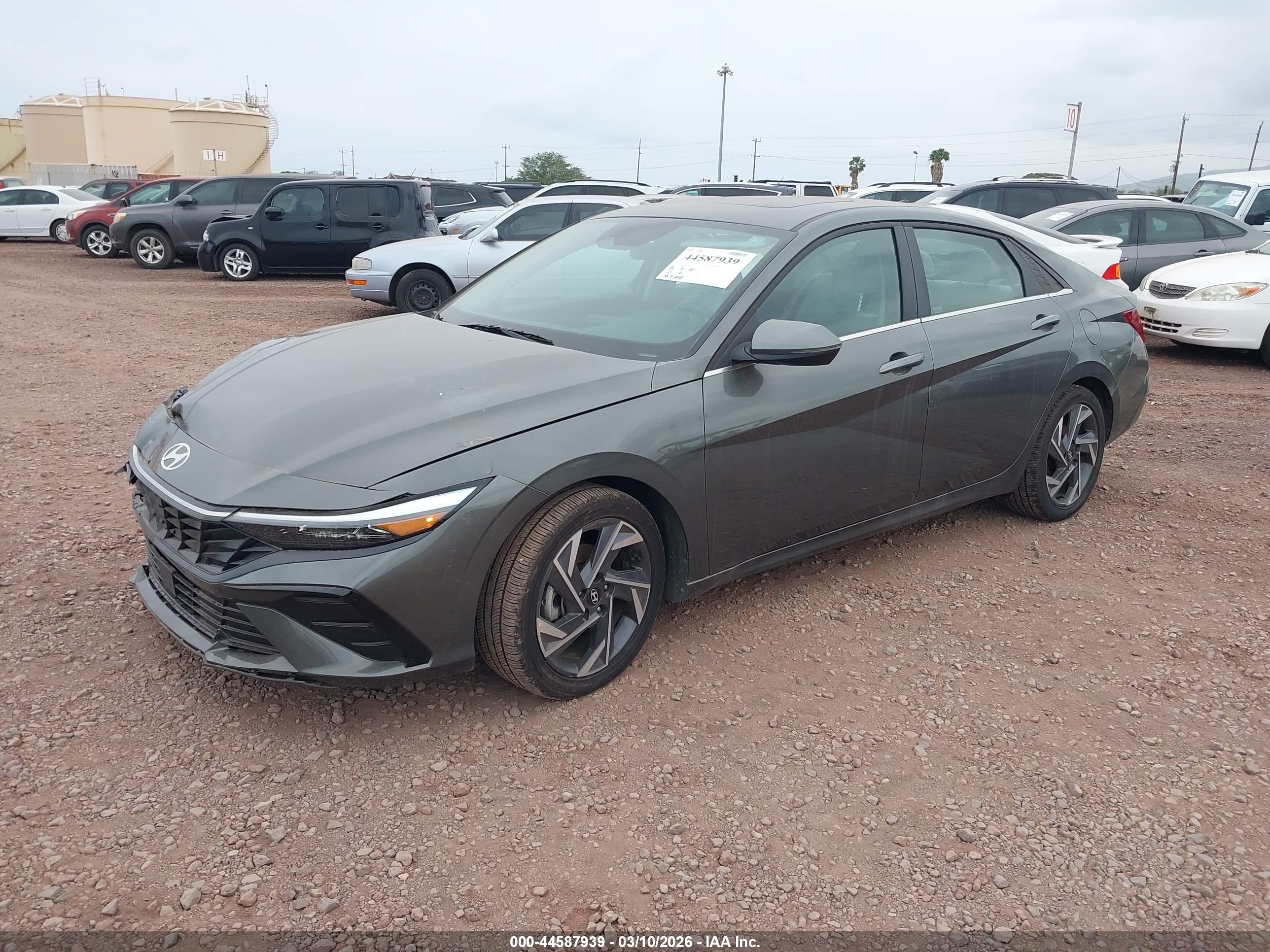 HYUNDAI ELANTRA image 2