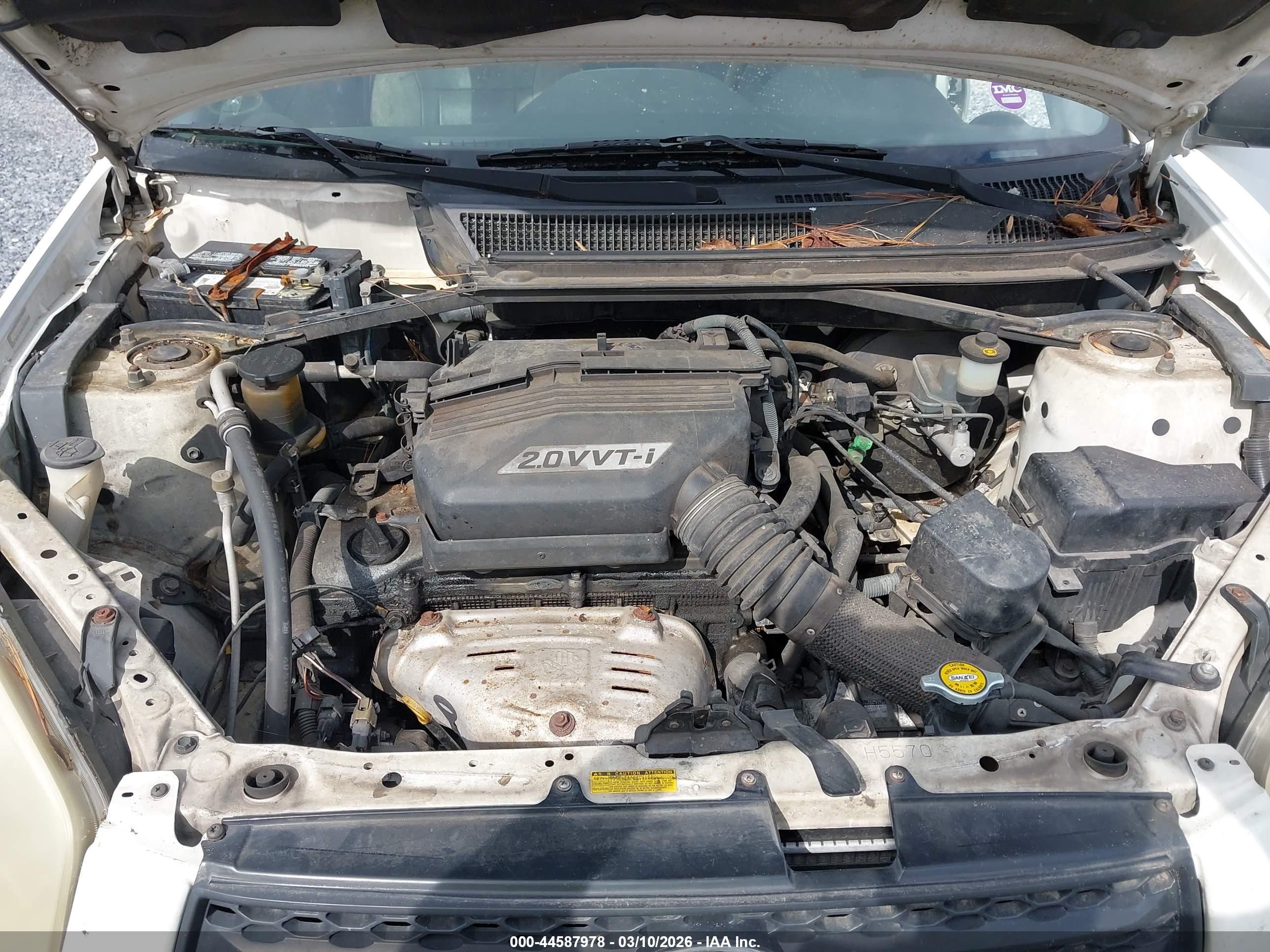TOYOTA RAV4 image 10