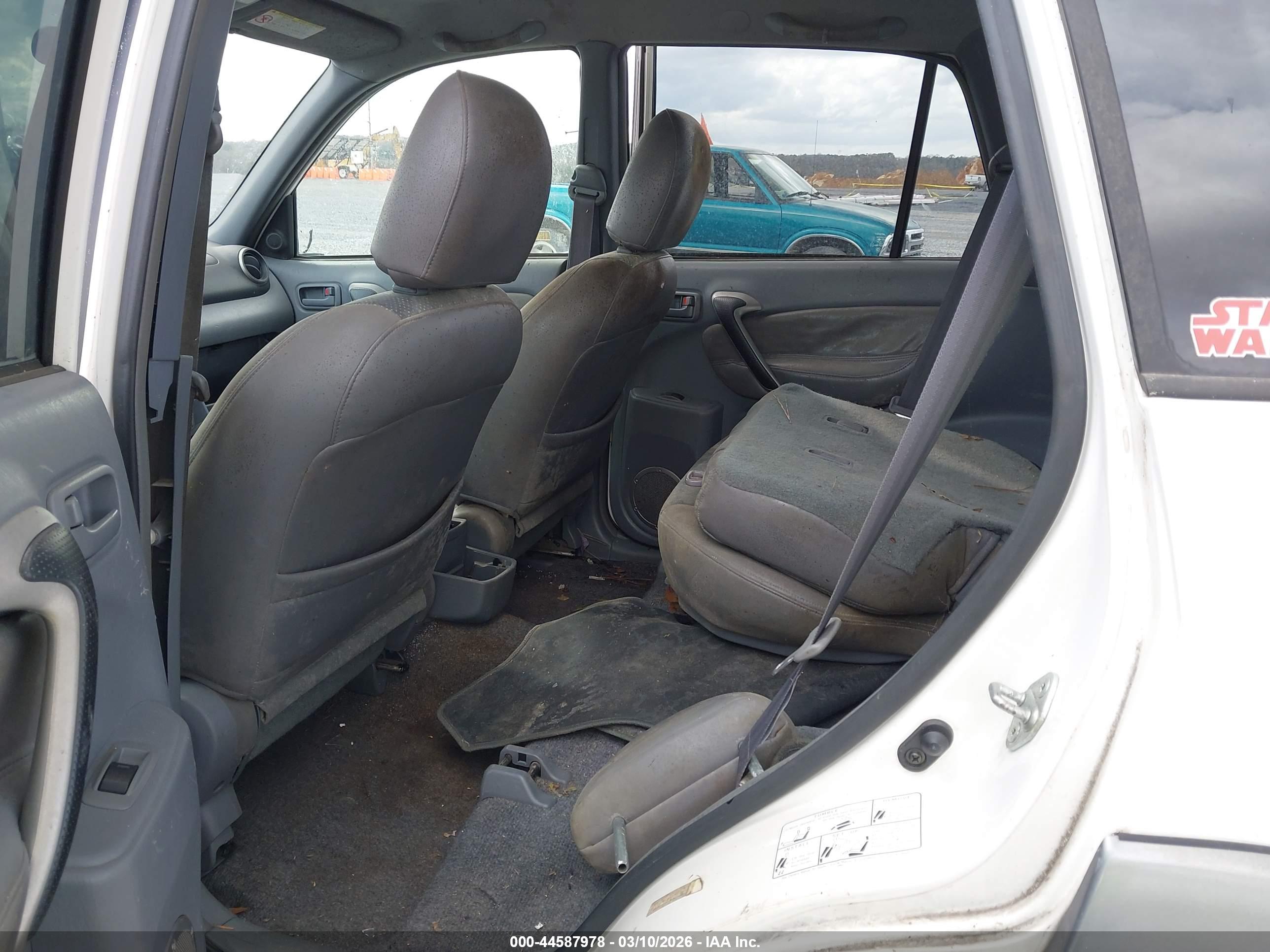TOYOTA RAV4 image 8