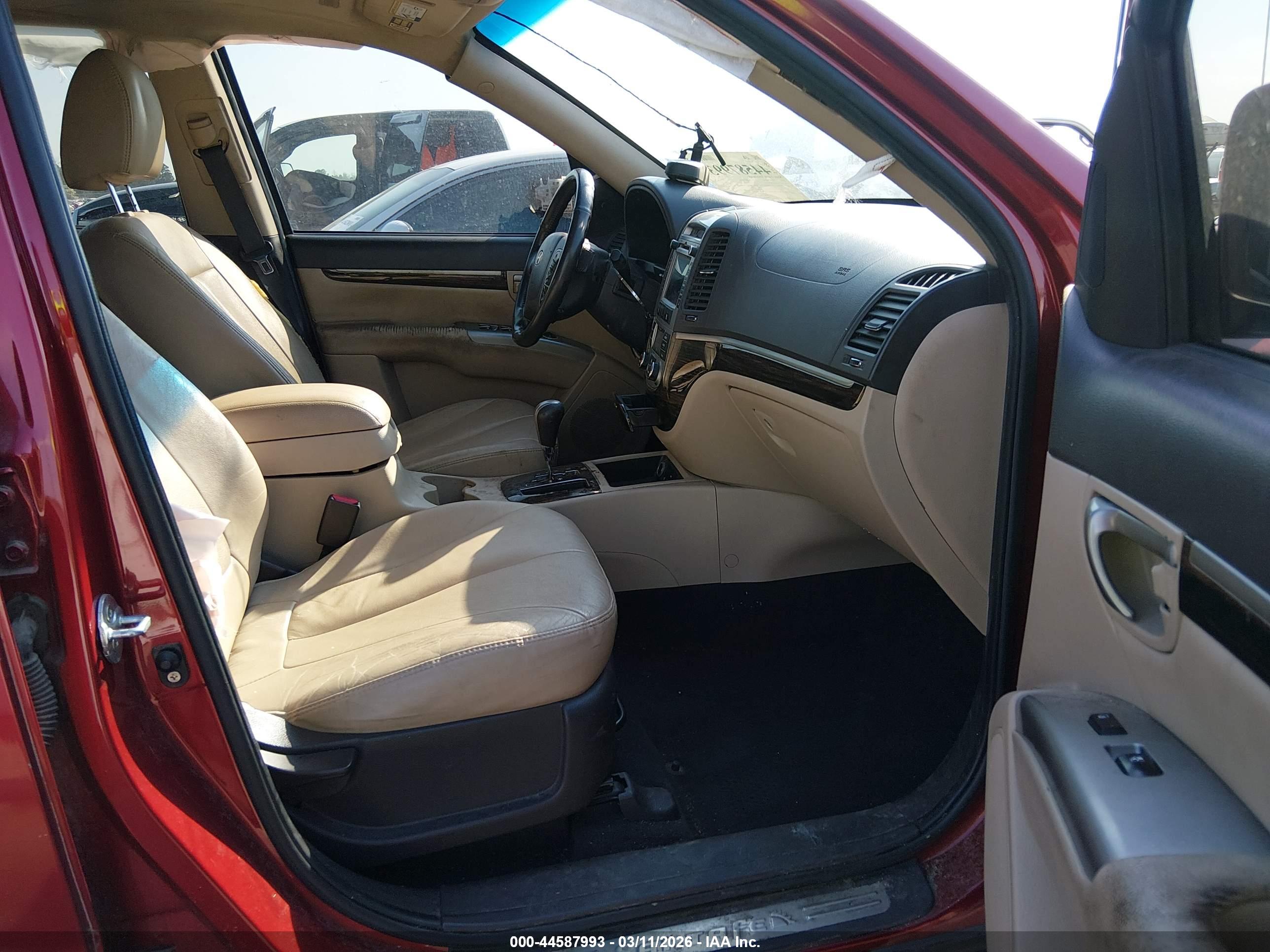 HYUNDAI SANTA image 5