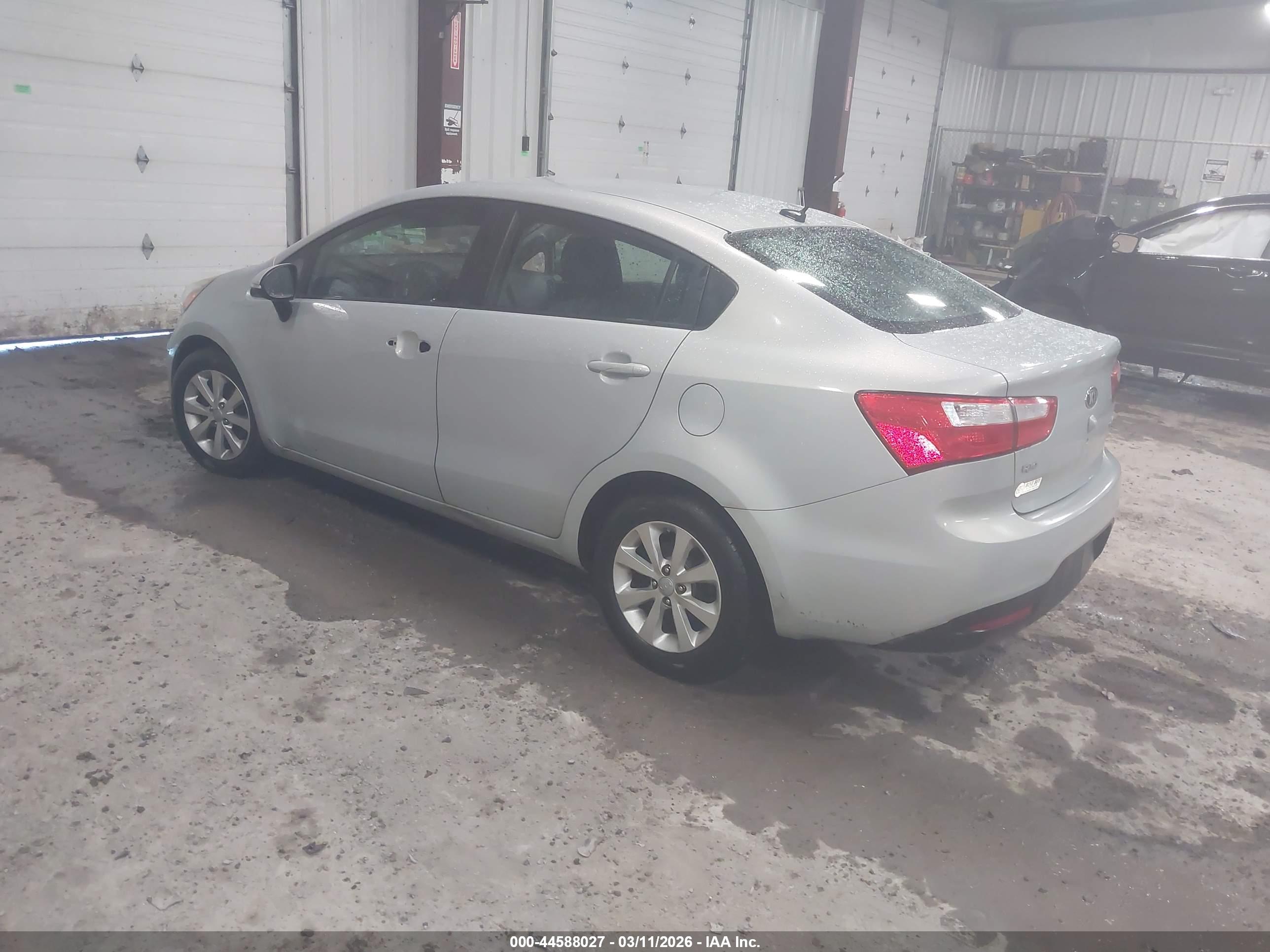 KIA RIO image 3