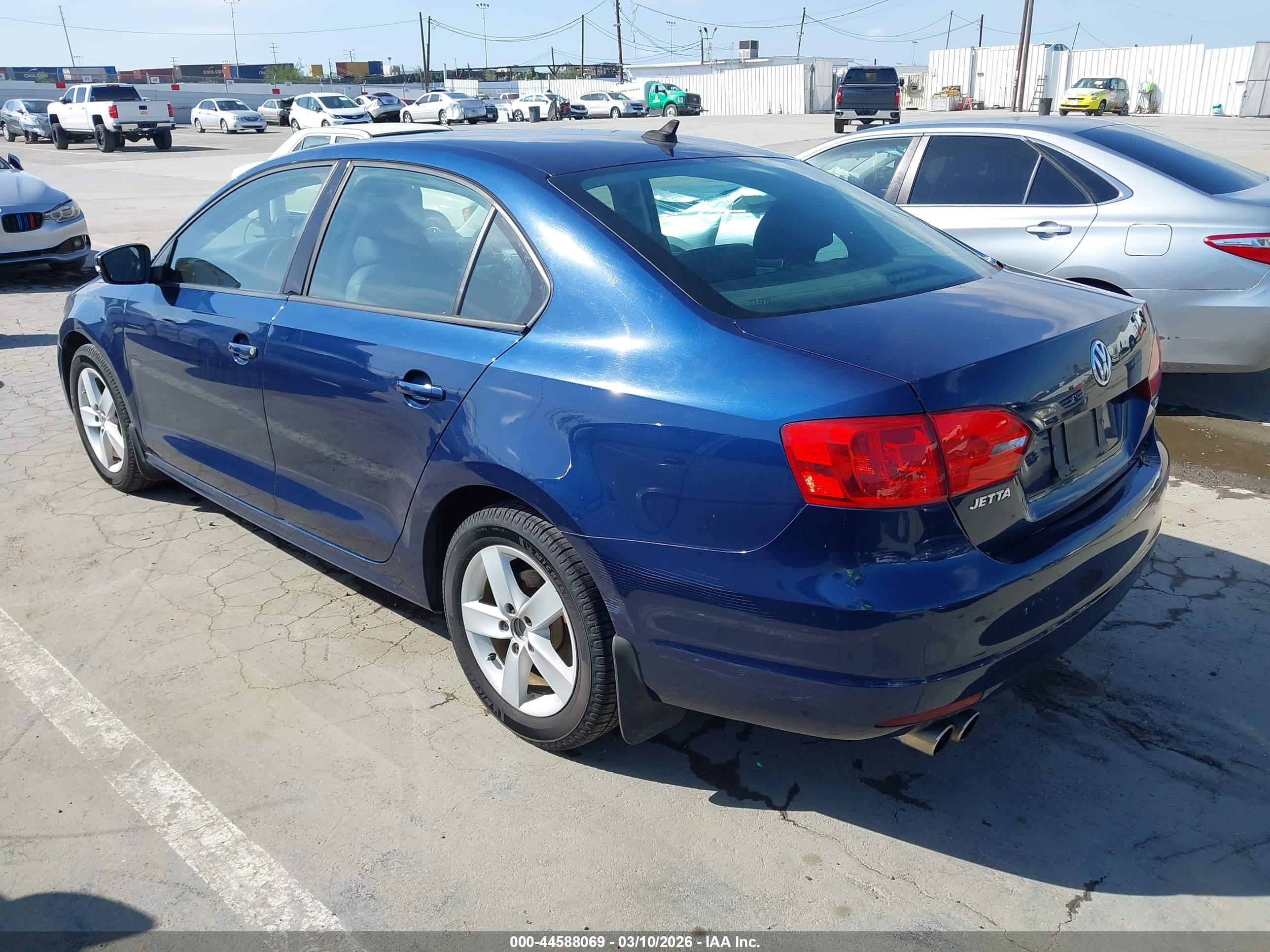 VOLKSWAGEN JETTA image 3