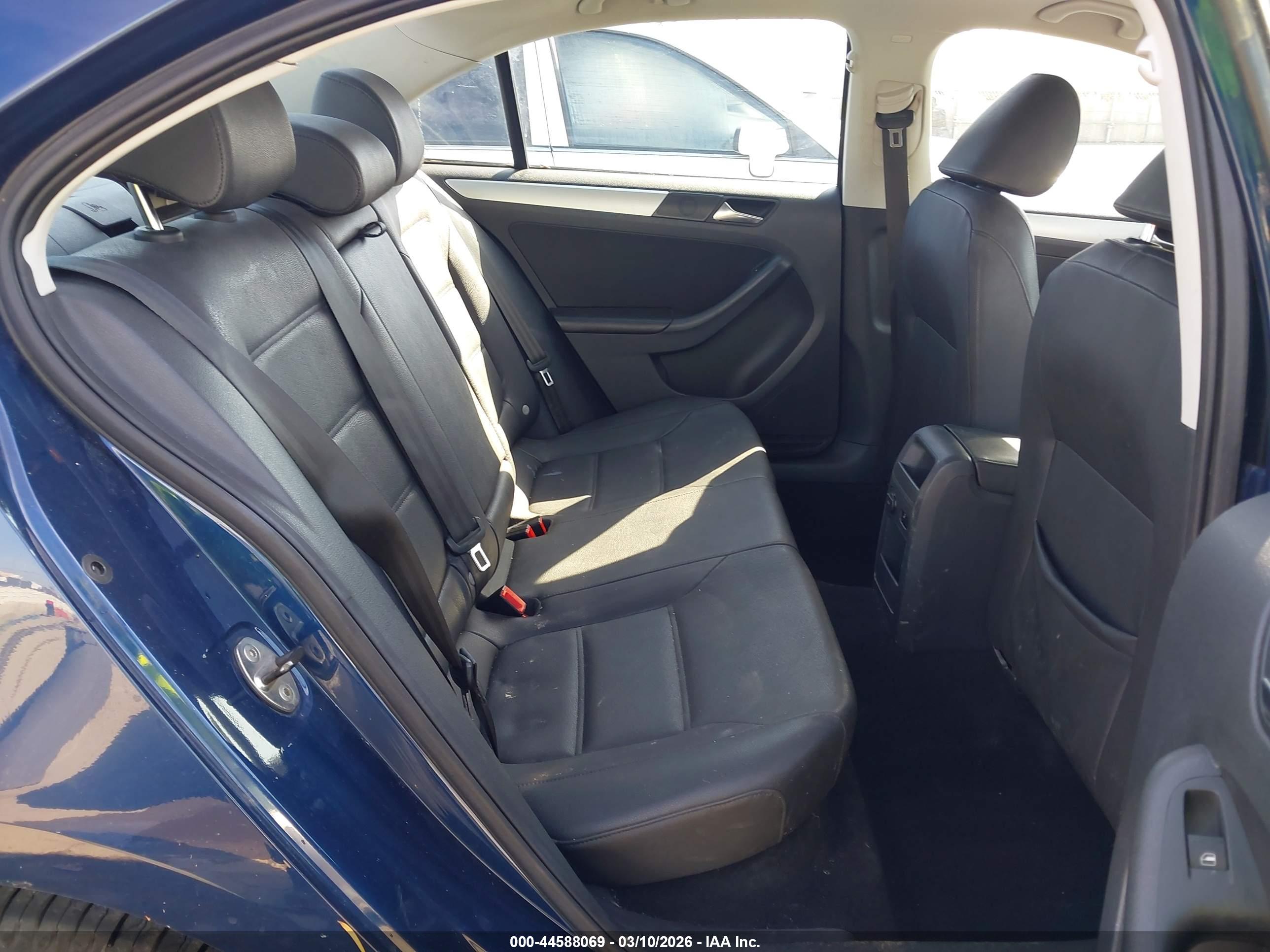 VOLKSWAGEN JETTA image 8