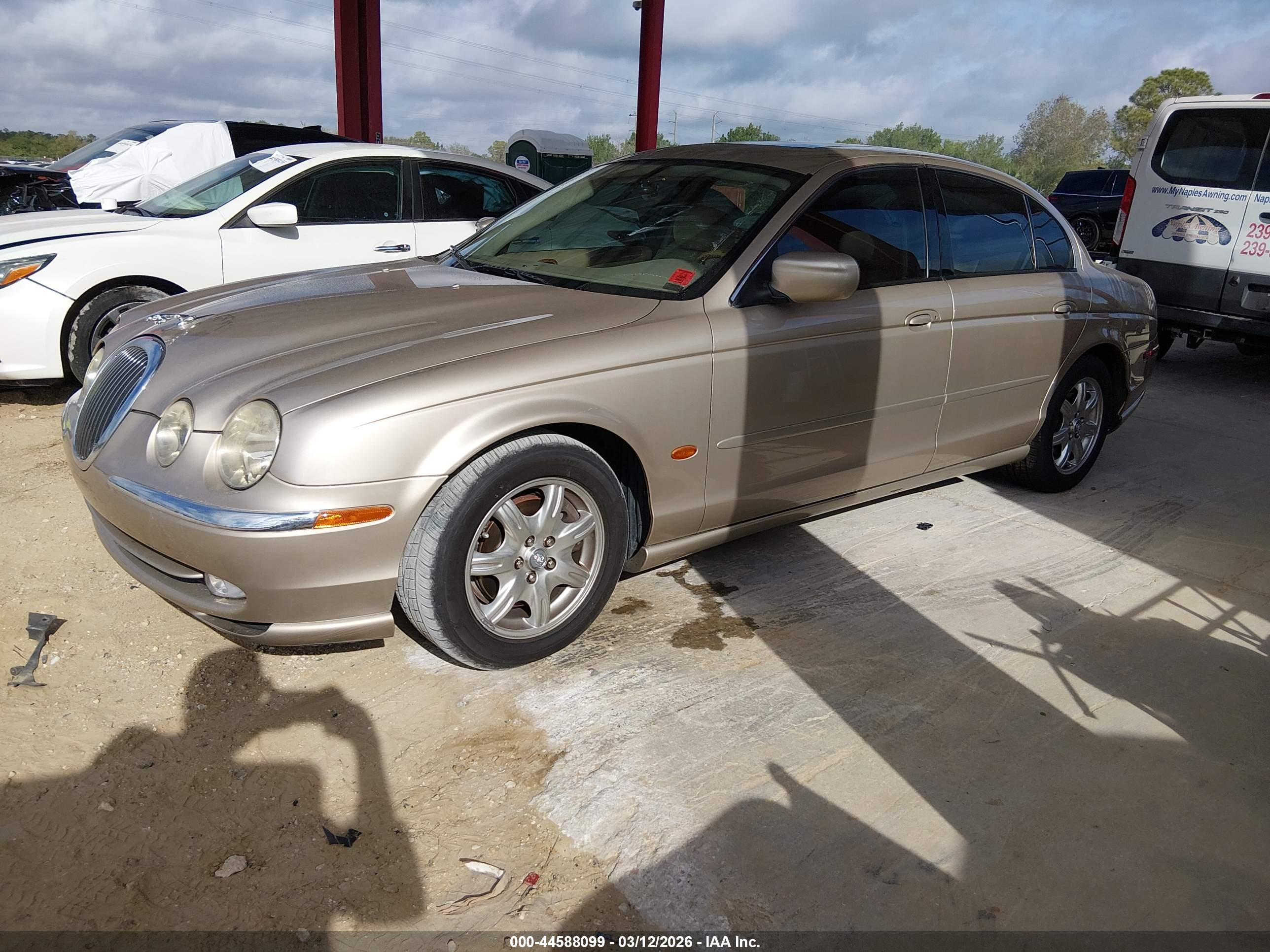 JAGUAR S-TYPE image 2