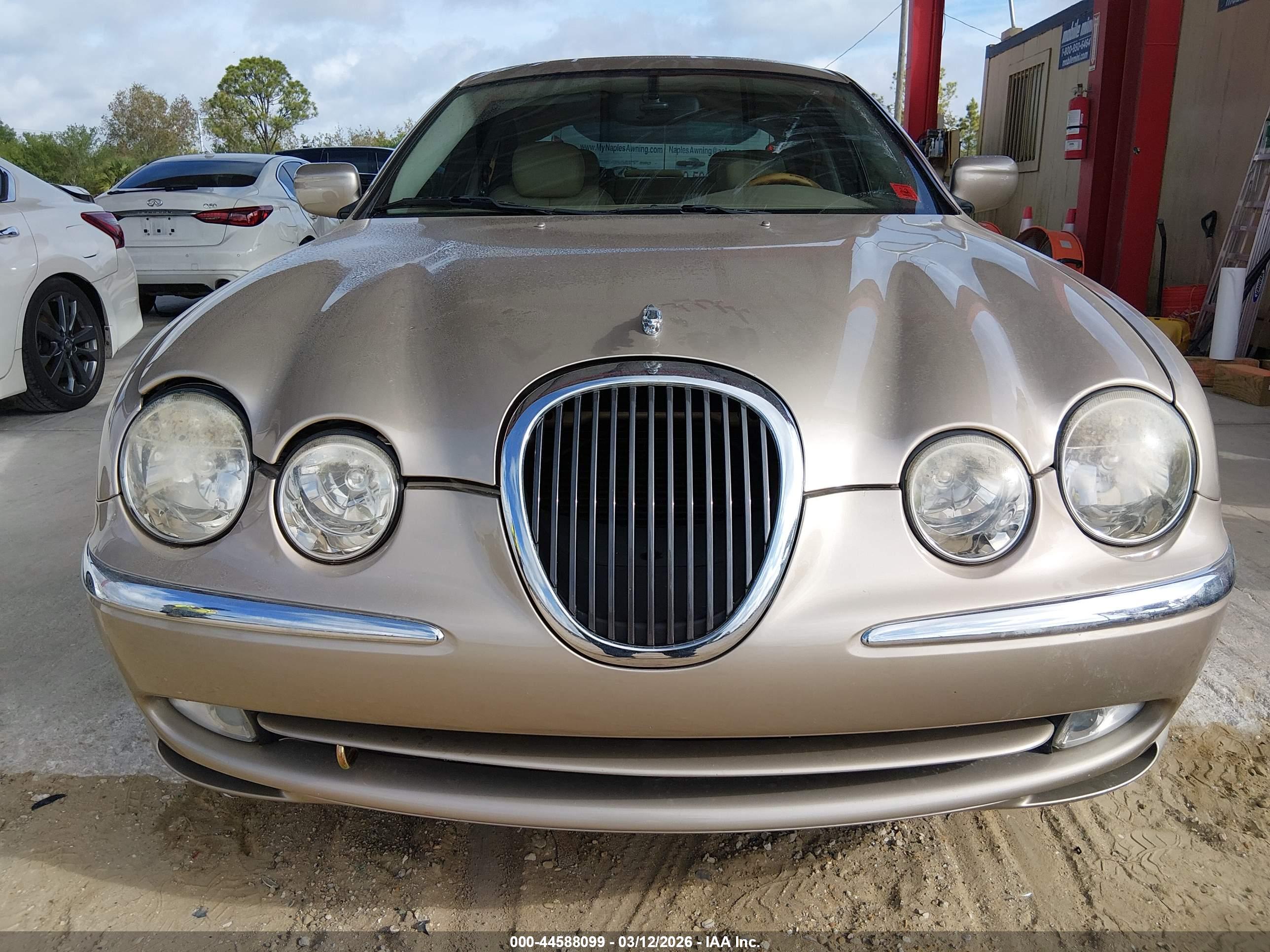 JAGUAR S-TYPE image 6