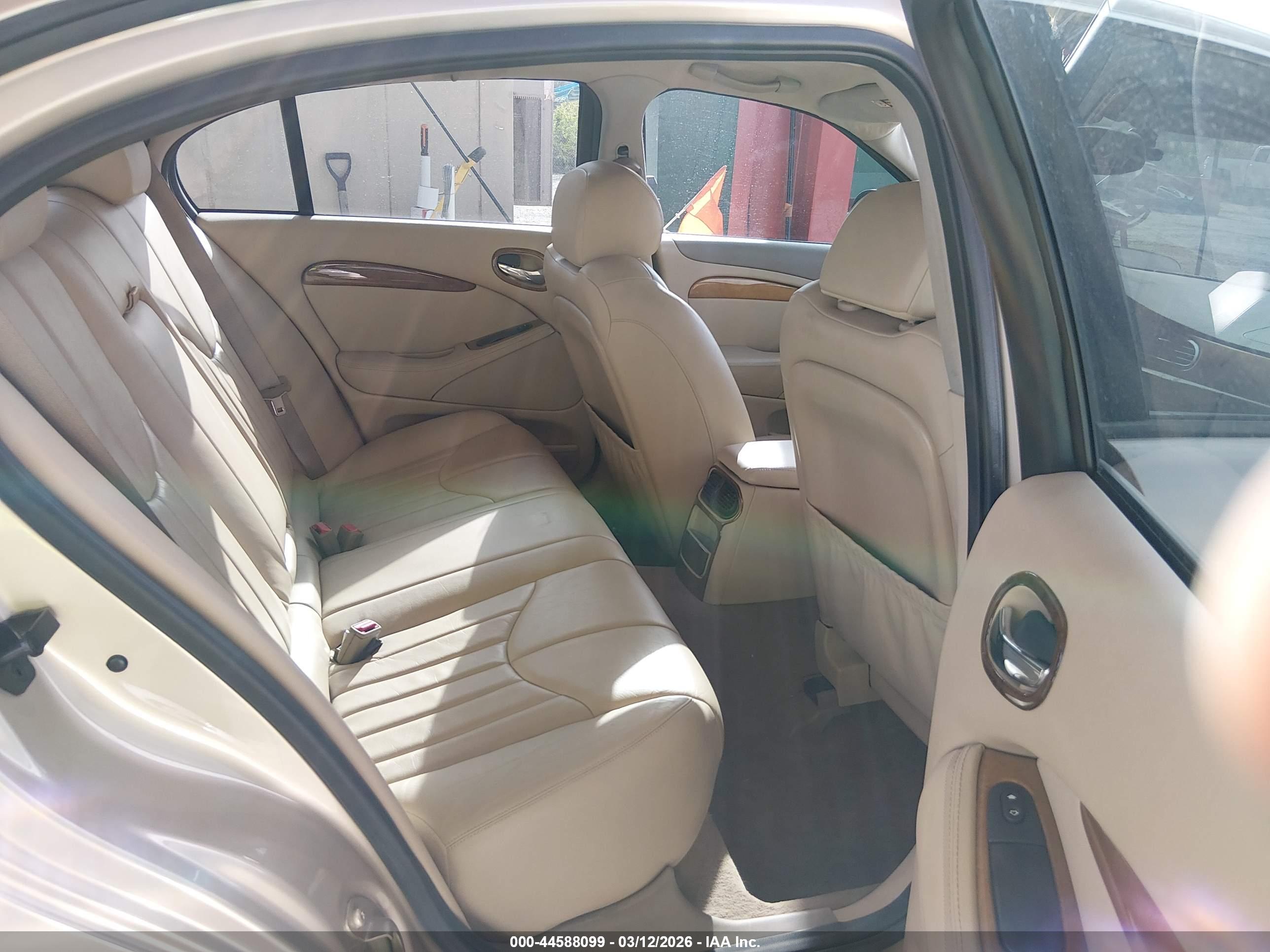 JAGUAR S-TYPE image 8