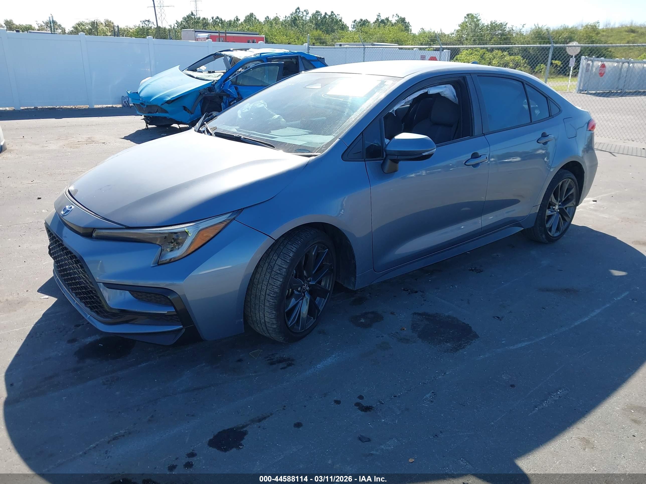 TOYOTA COROLLA image 2