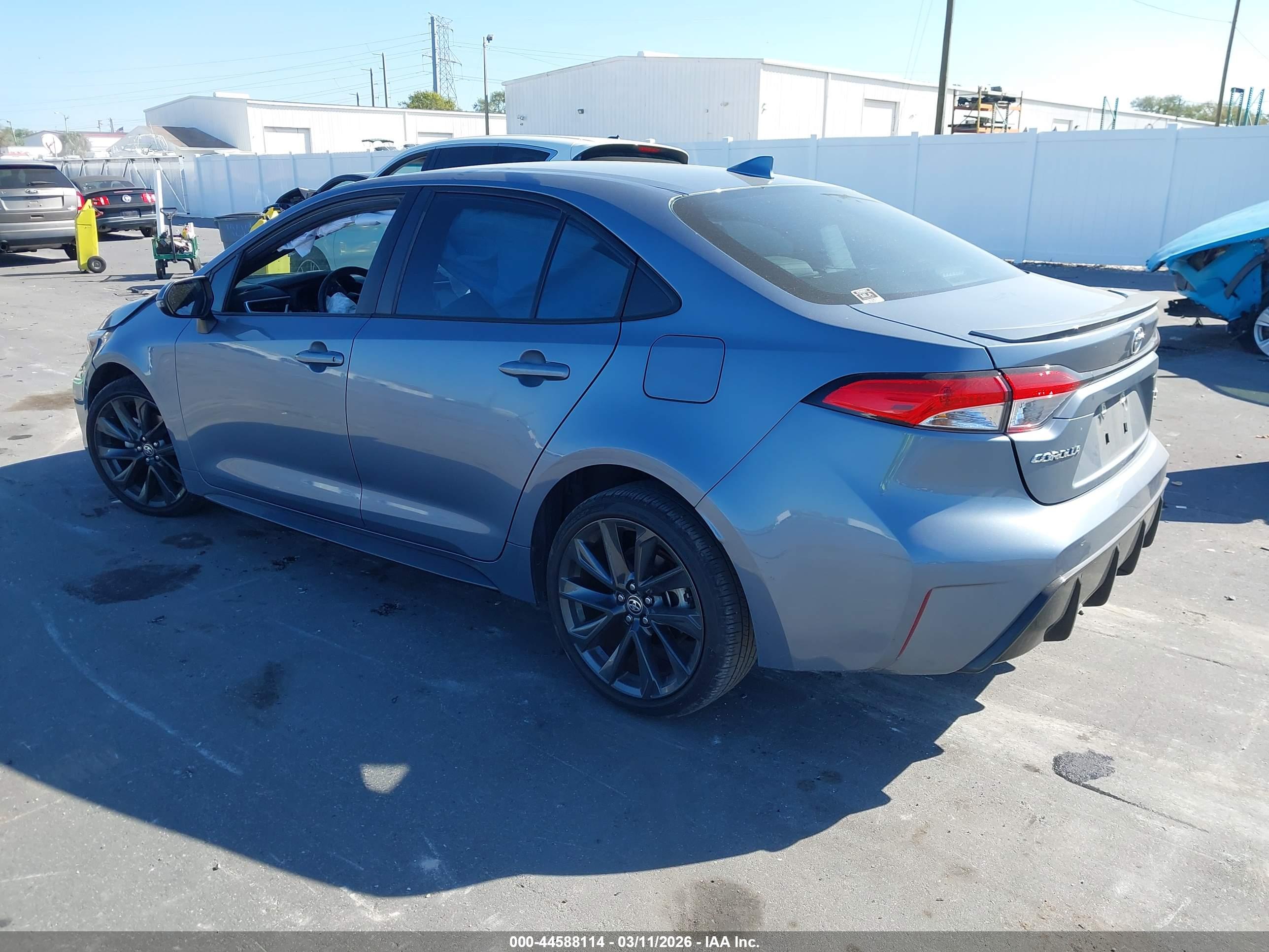 TOYOTA COROLLA image 3