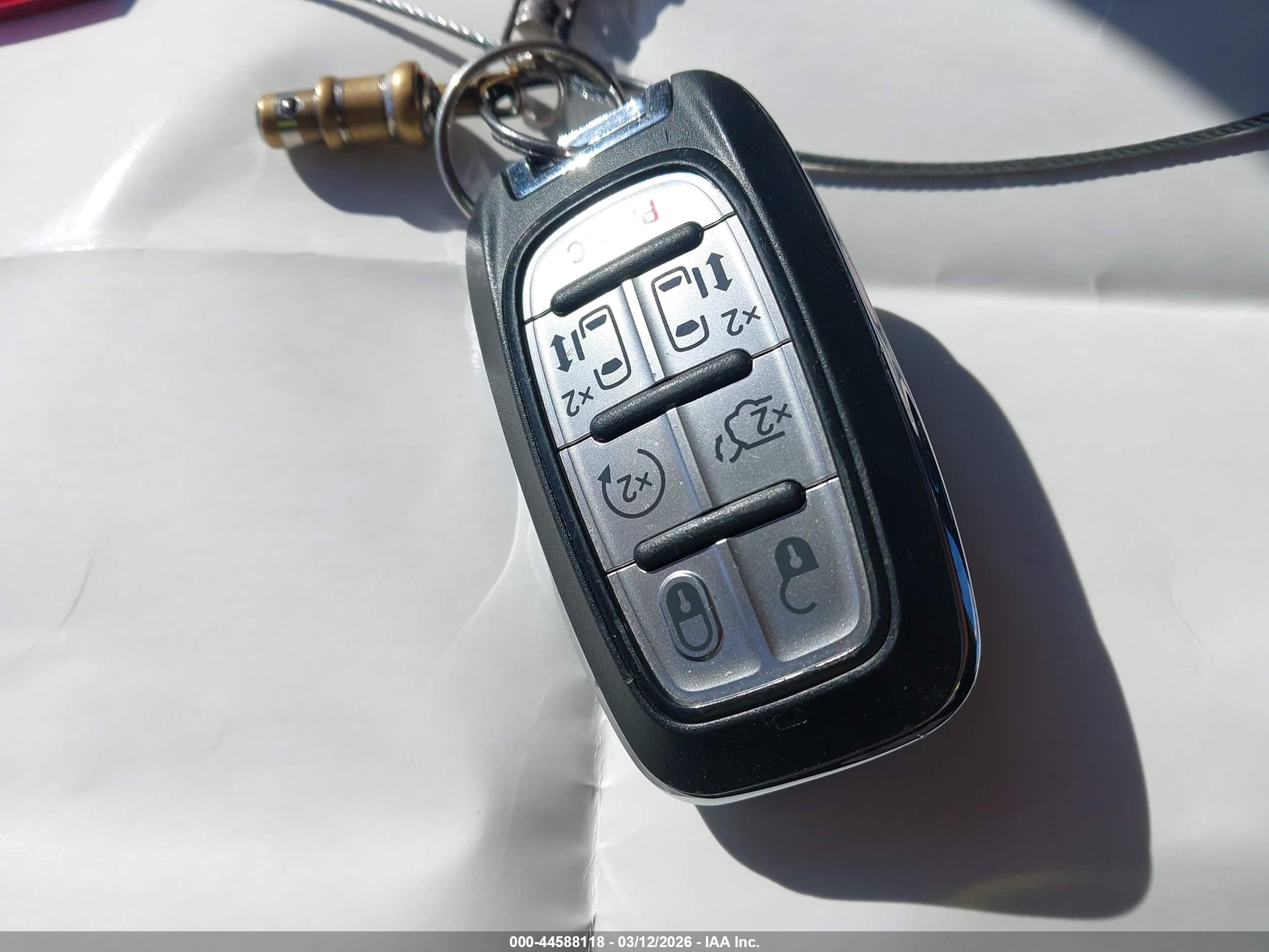 CHRYSLER PACIFICA image 11