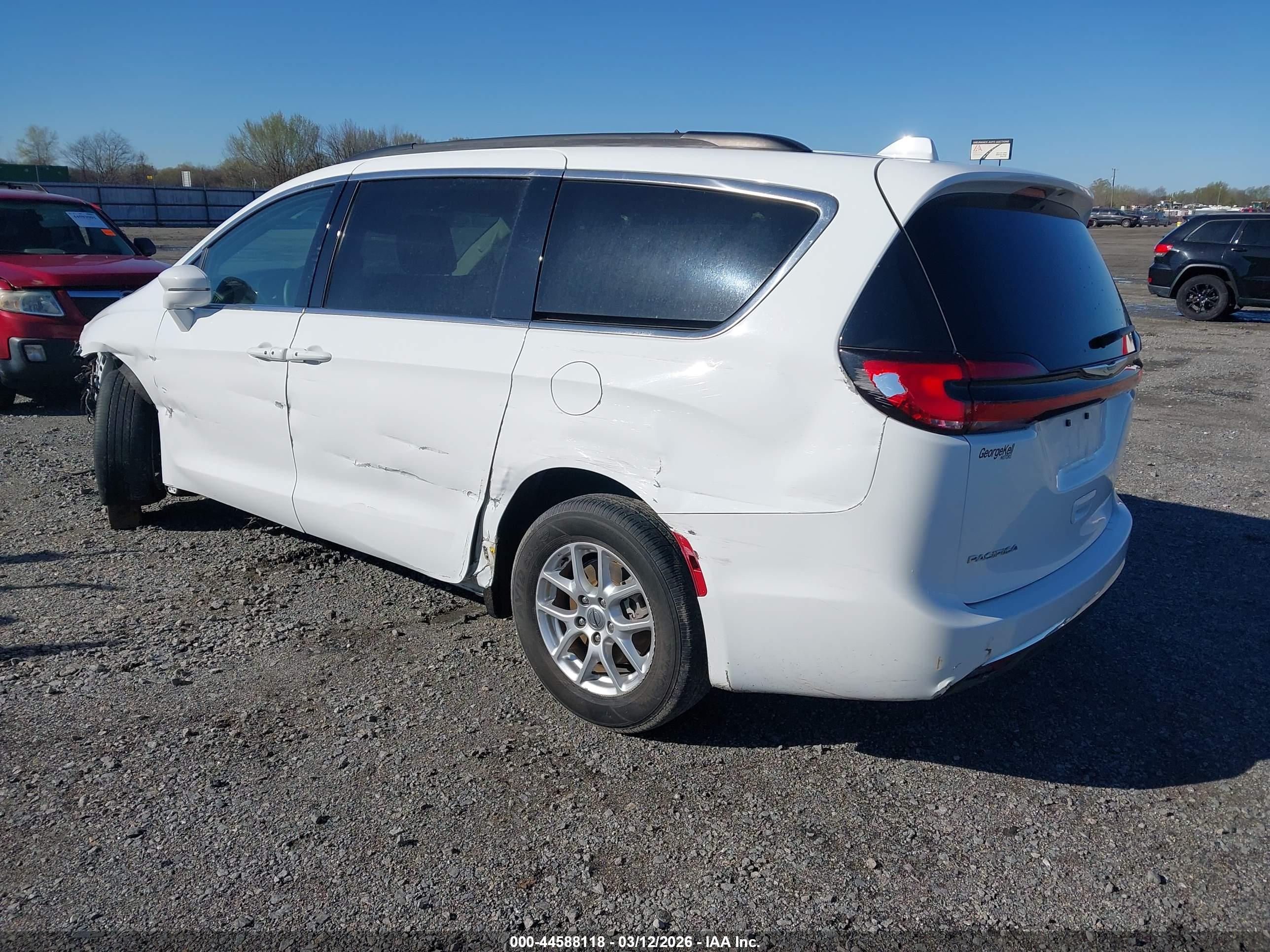 CHRYSLER PACIFICA image 3