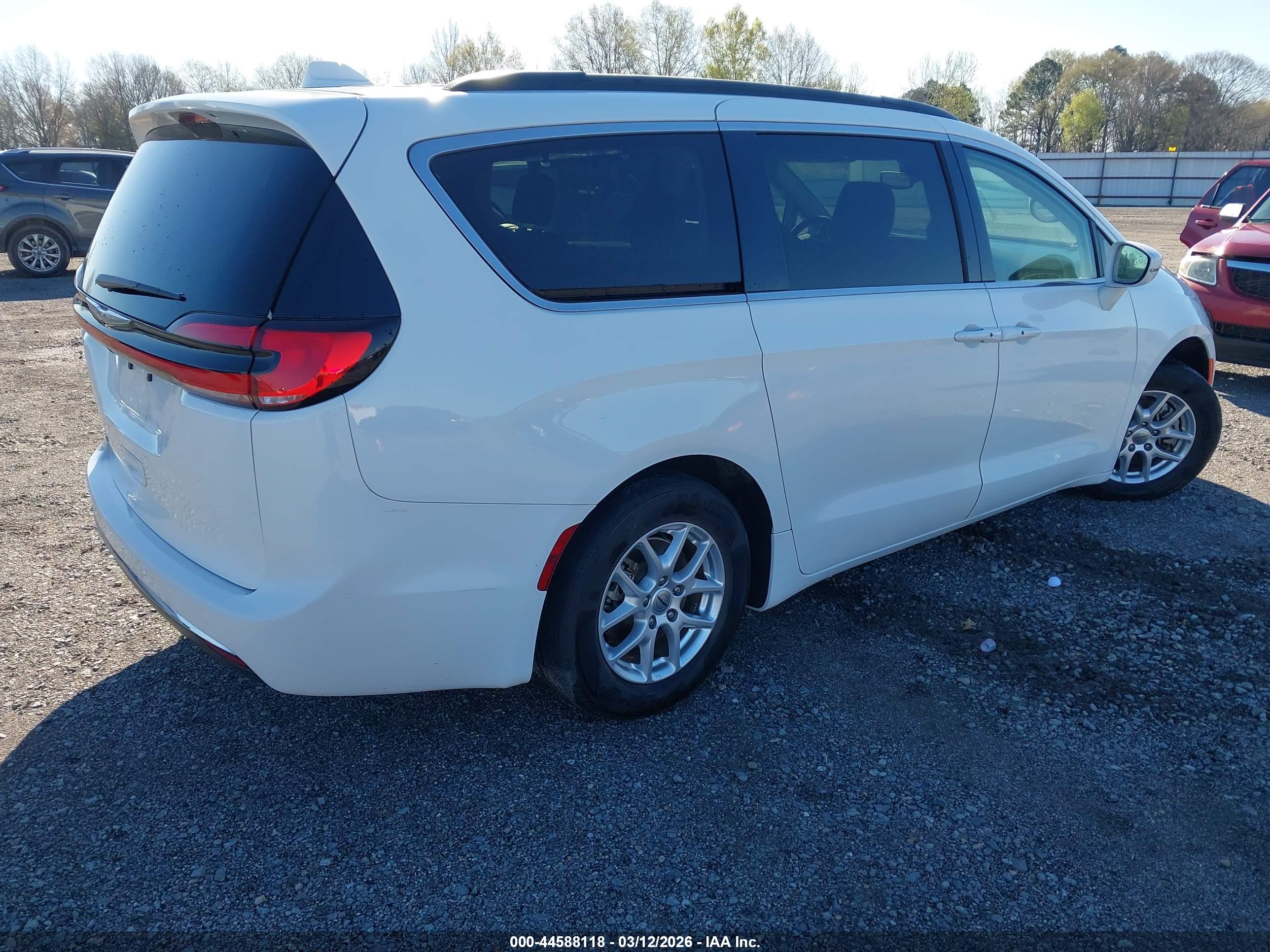CHRYSLER PACIFICA image 4