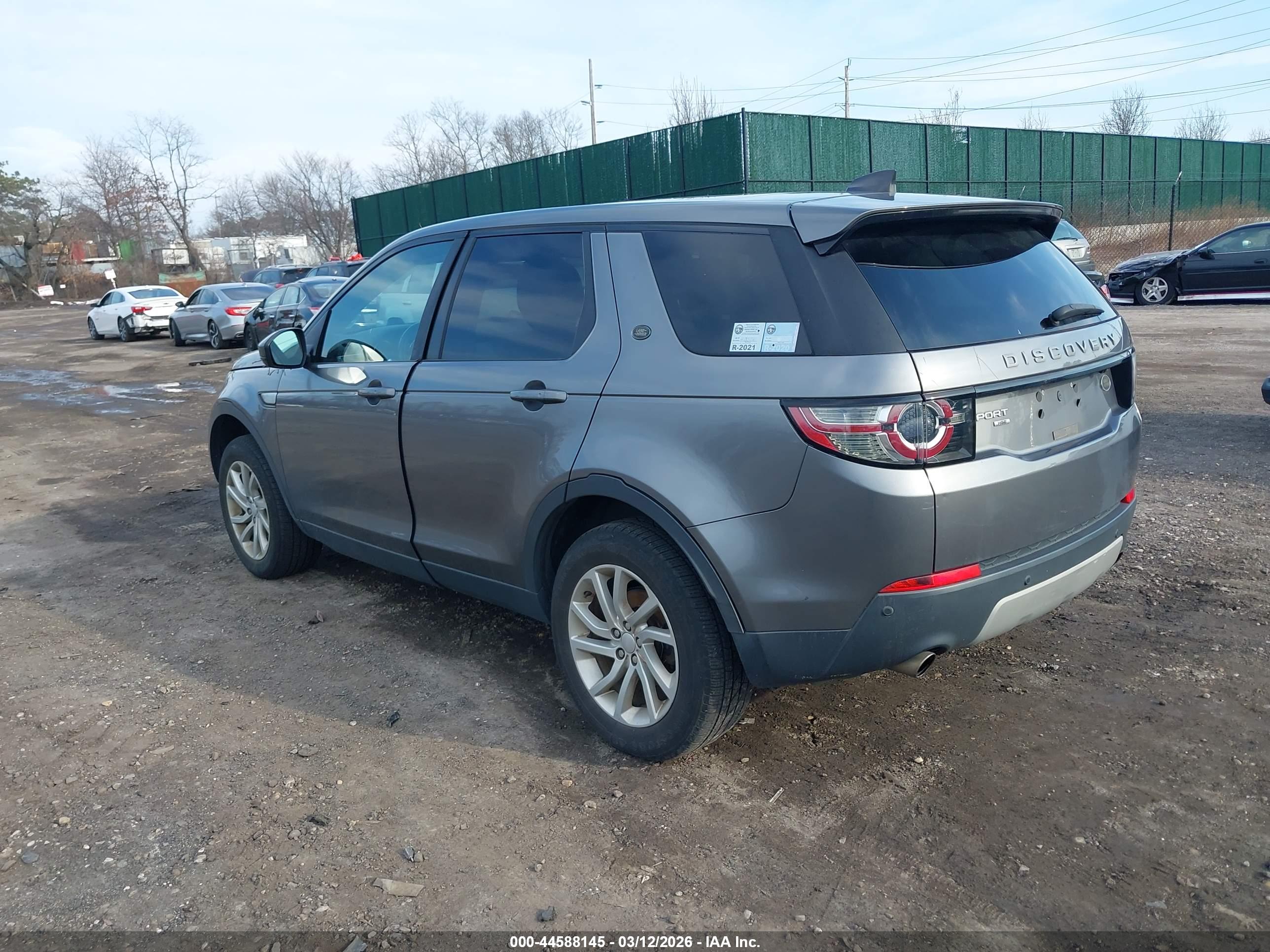 LAND ROVER image 3