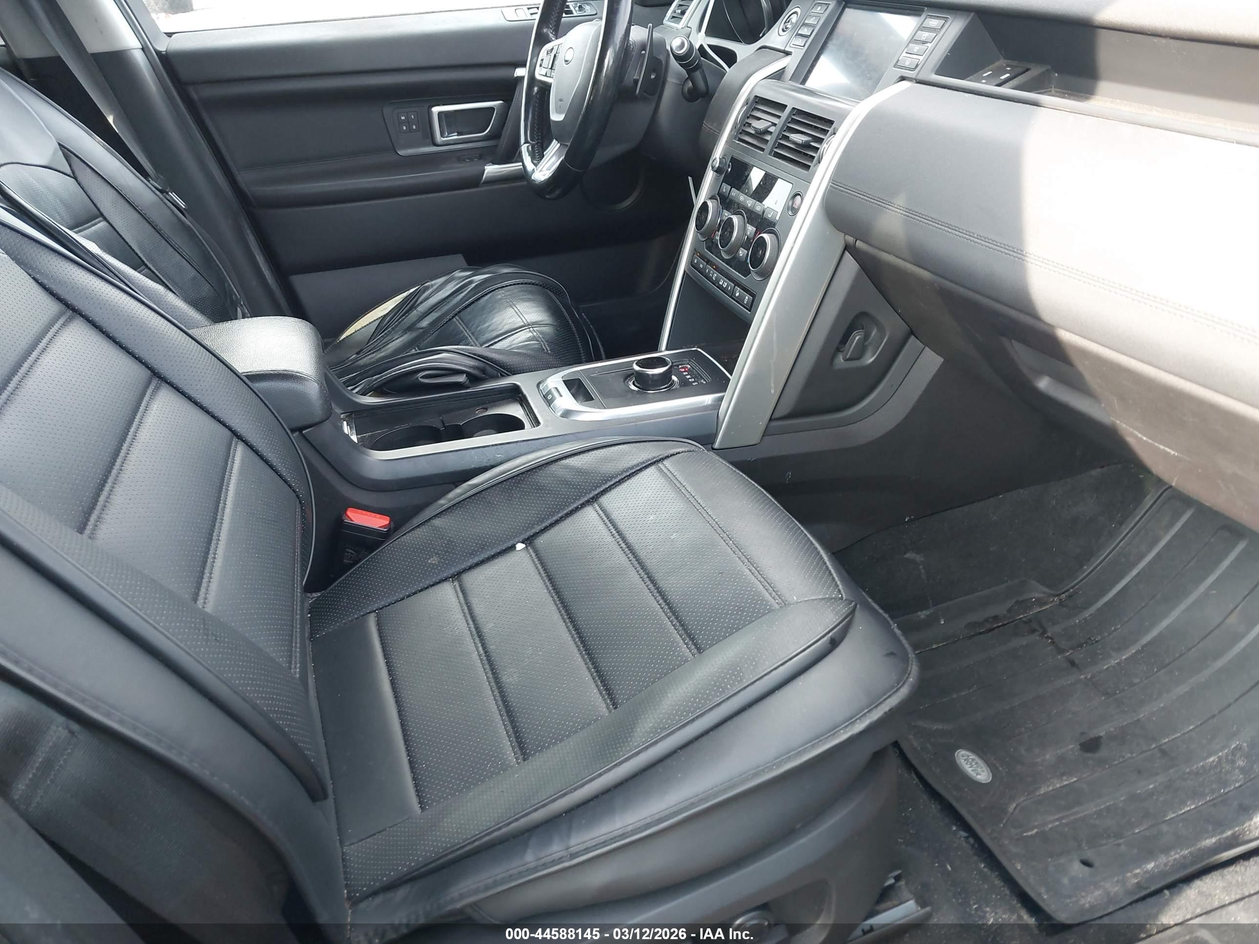 LAND ROVER image 5