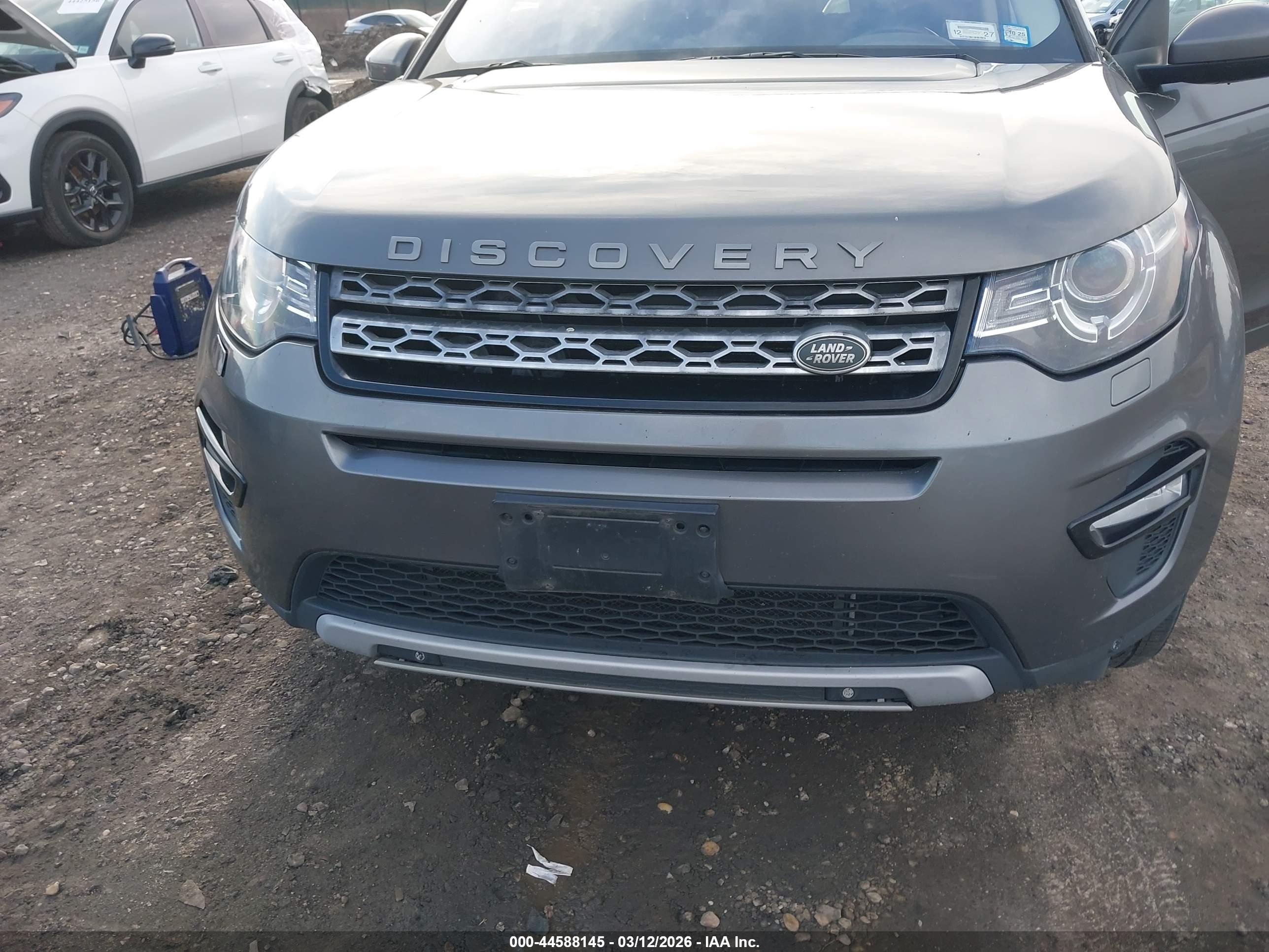 LAND ROVER image 6