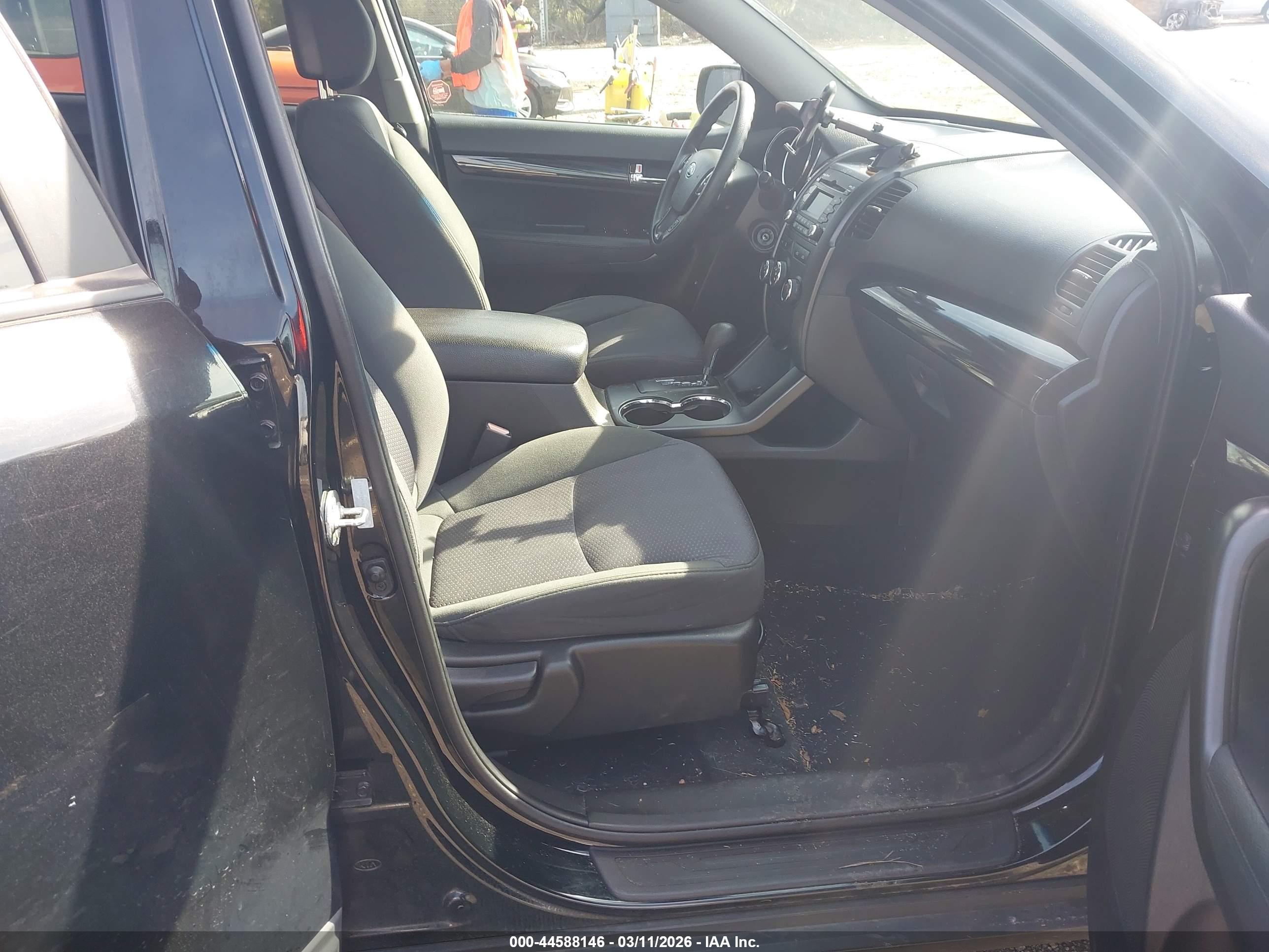 KIA SORENTO image 5