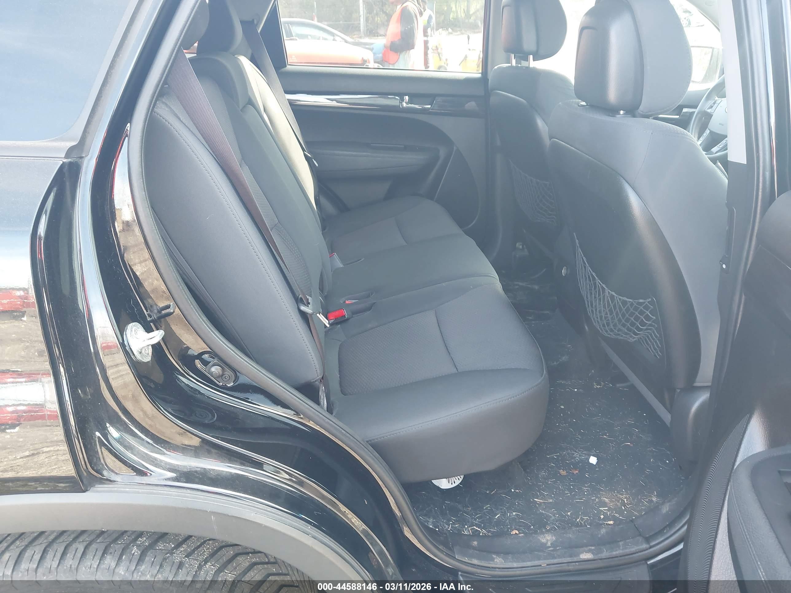 KIA SORENTO image 8