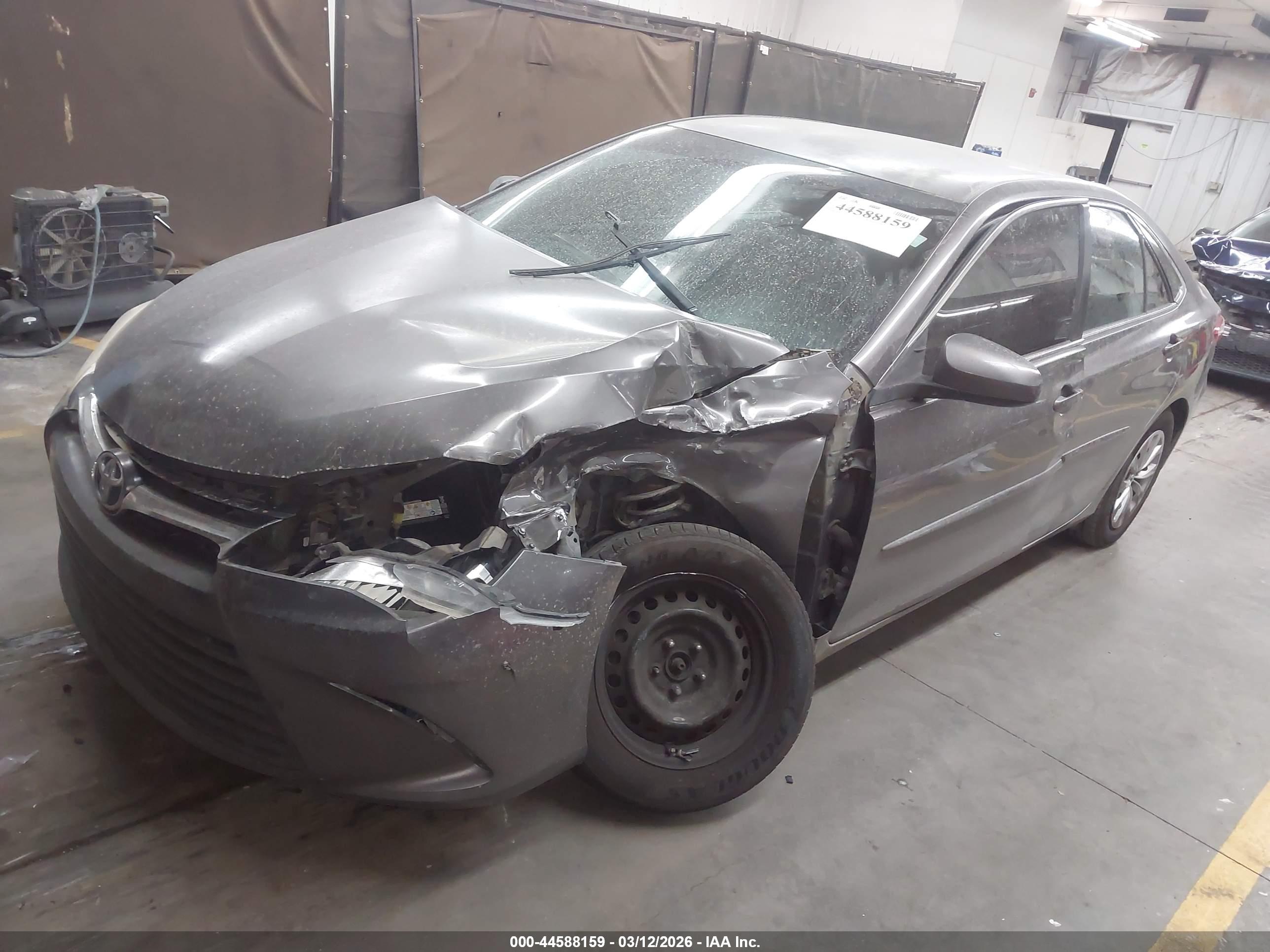 TOYOTA CAMRY image 2