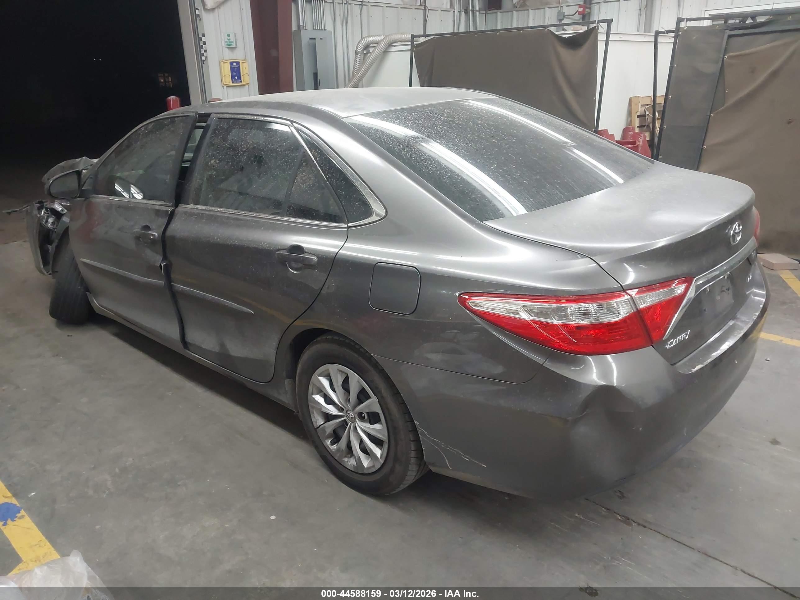 TOYOTA CAMRY image 3
