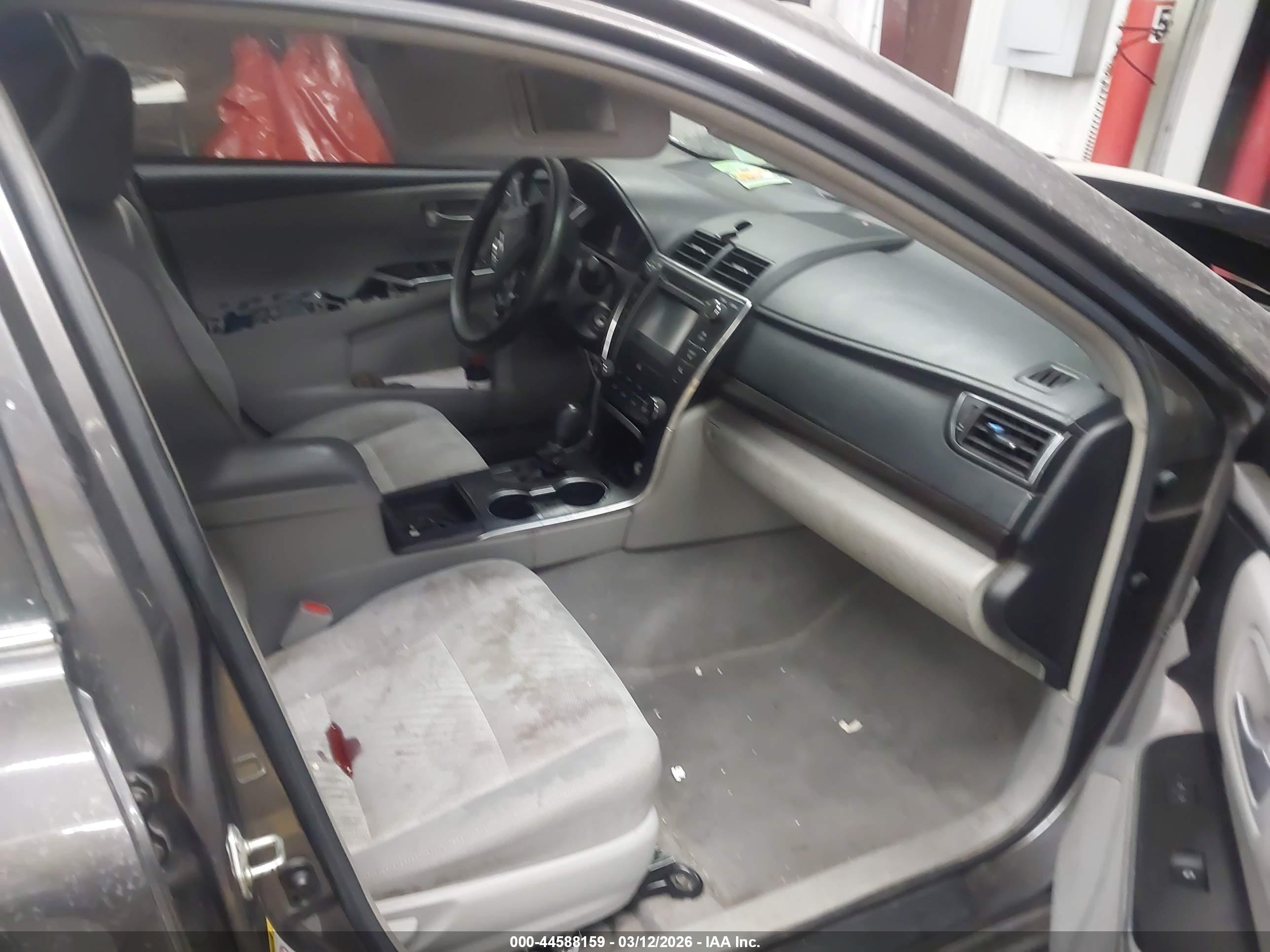 TOYOTA CAMRY image 5