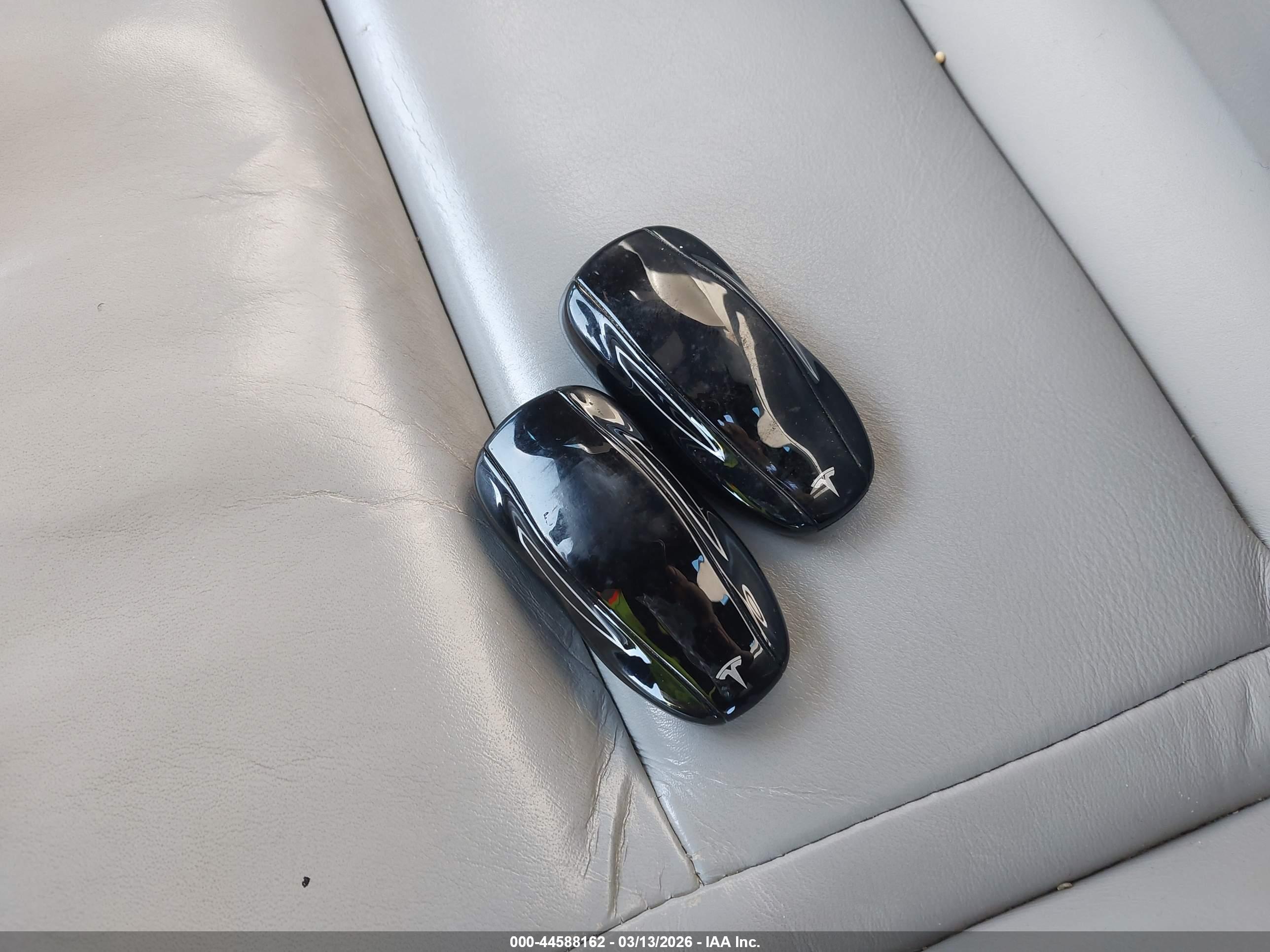 TESLA MODEL image 11