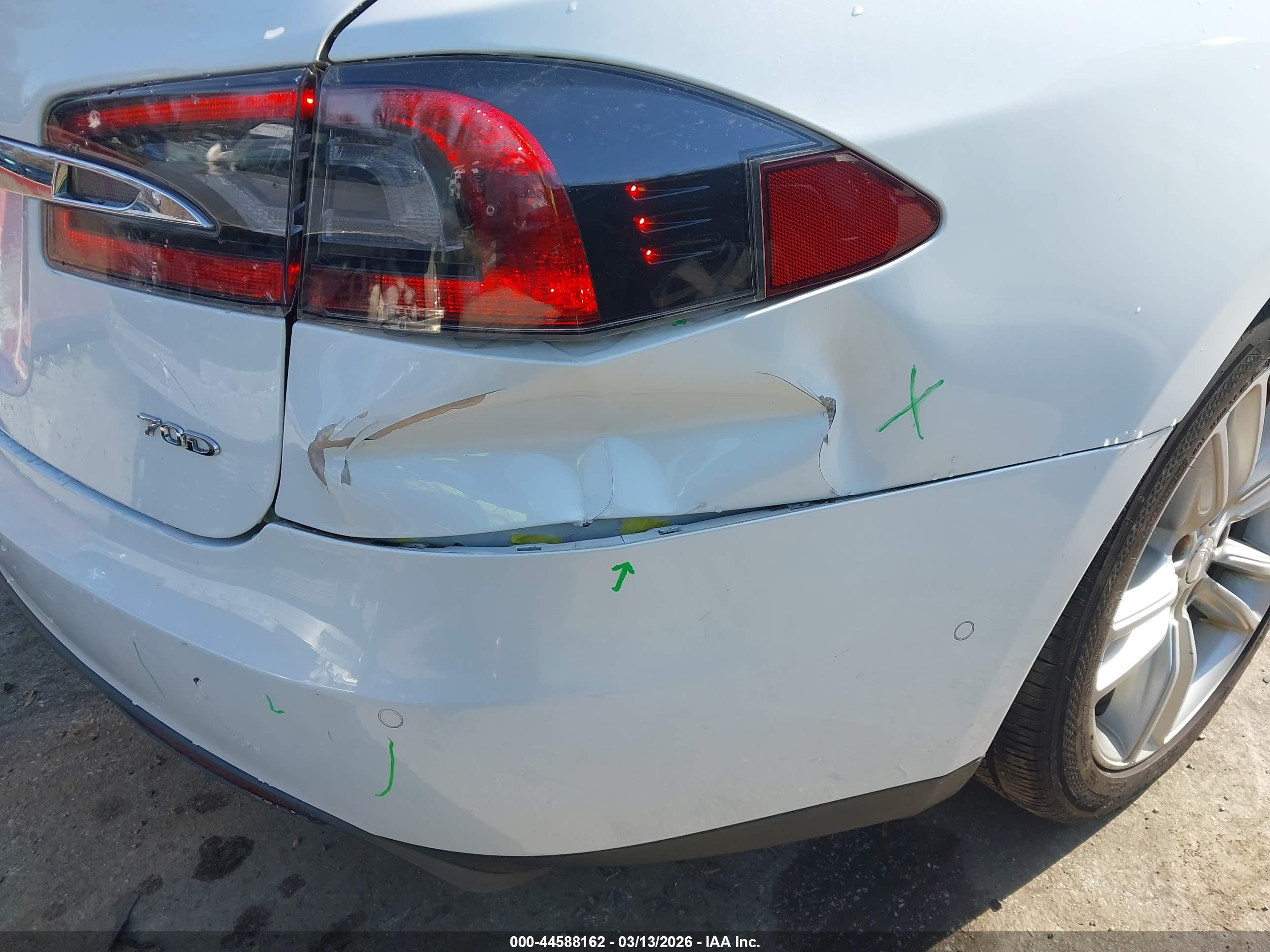 TESLA MODEL image 6
