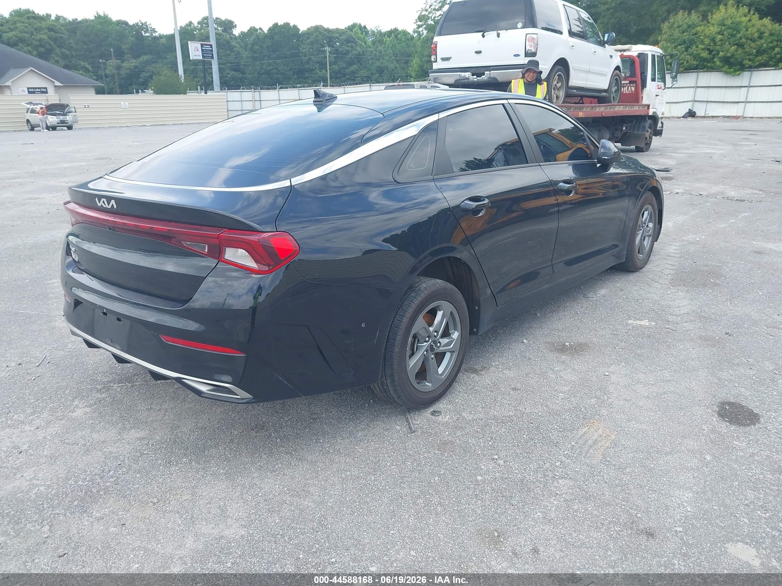 KIA K5 image 4