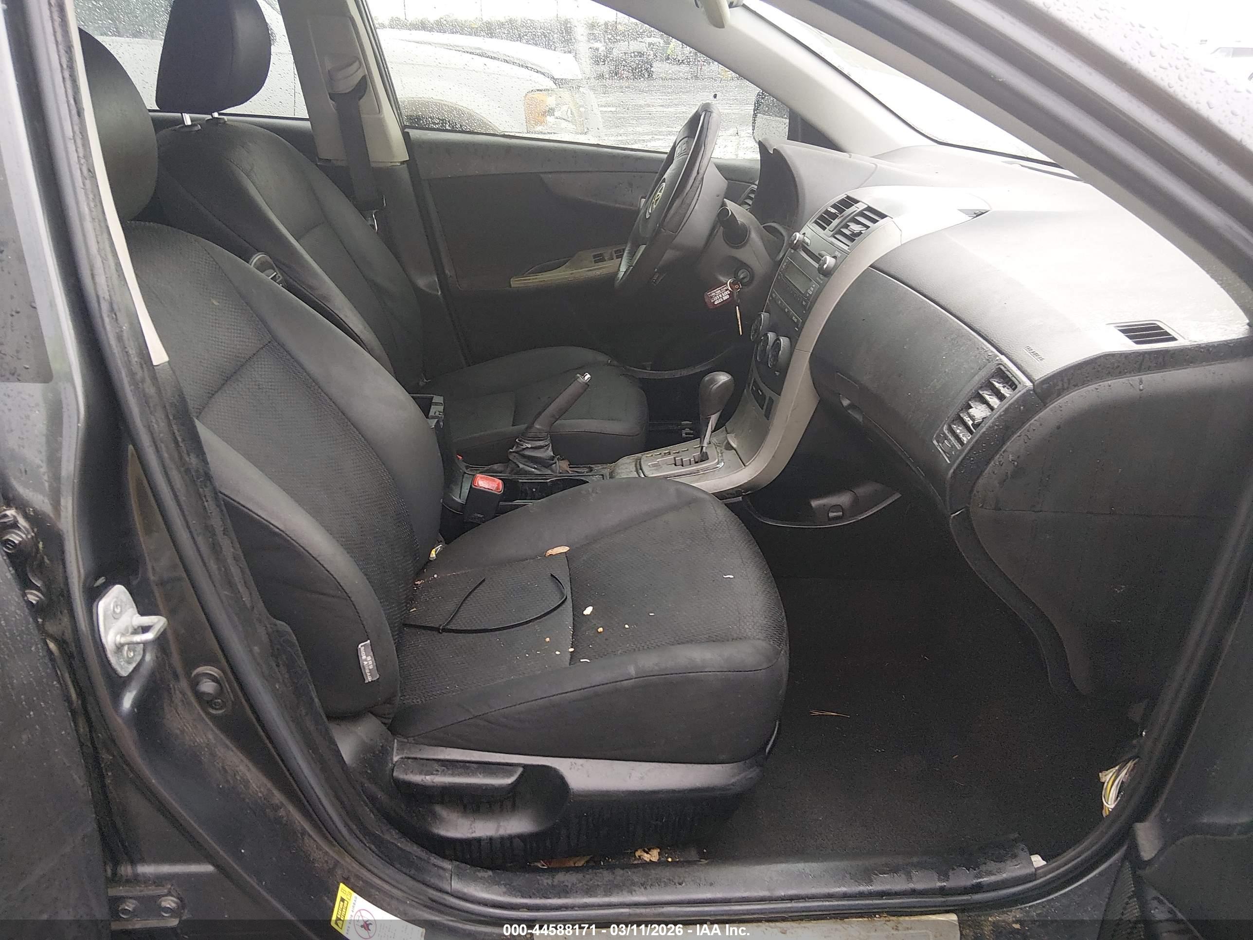 TOYOTA COROLLA image 5