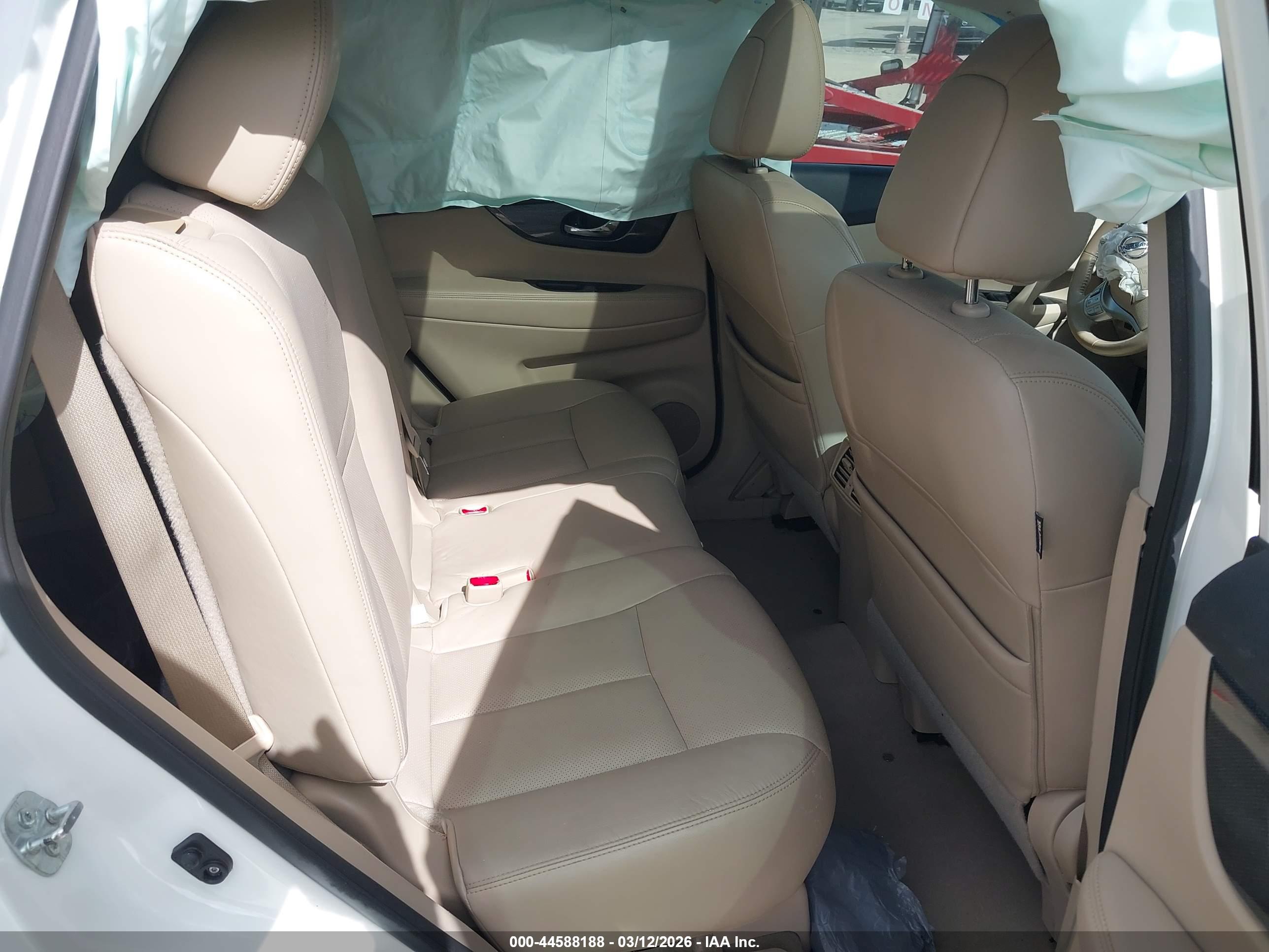 NISSAN ROGUE image 8