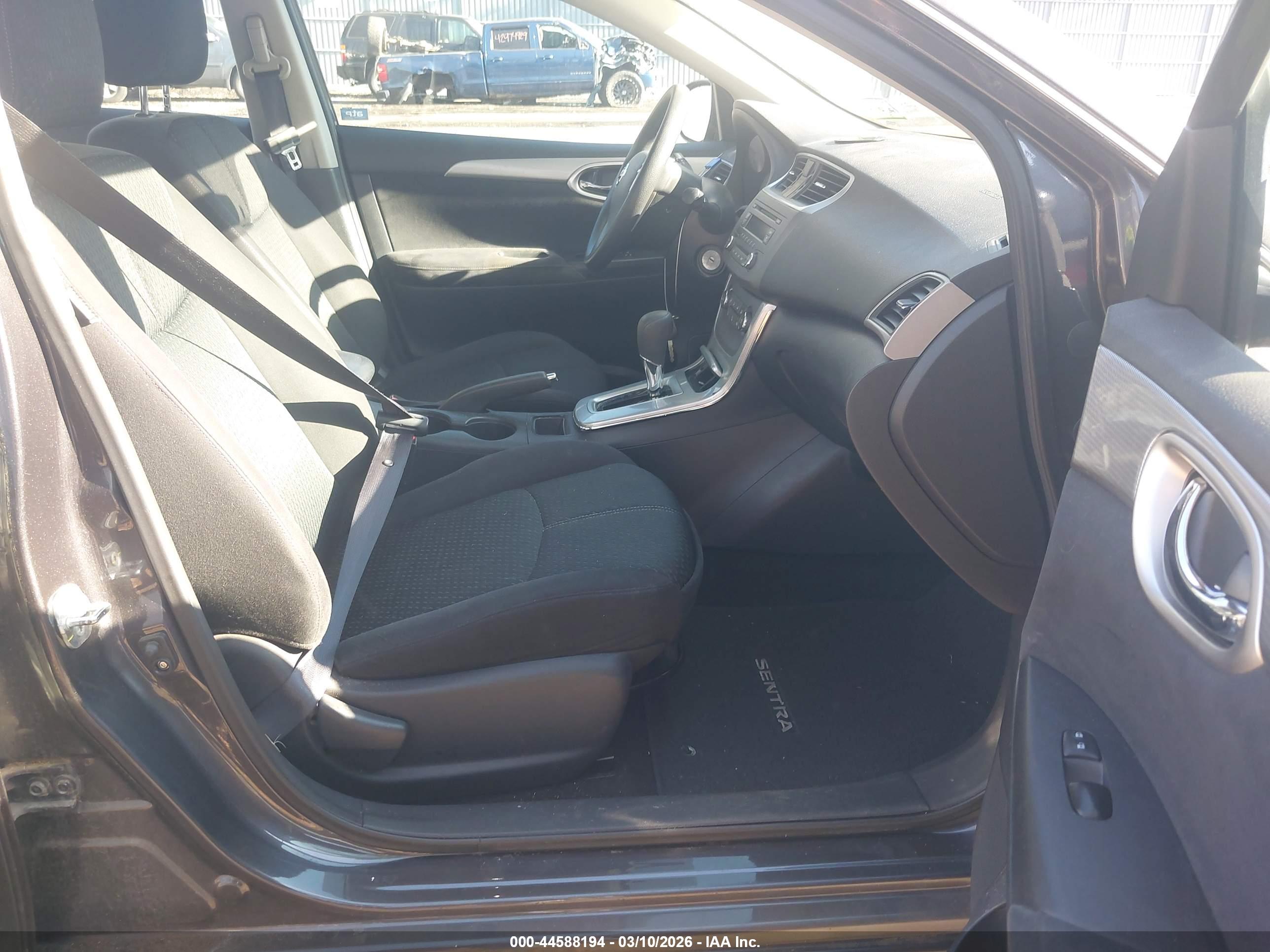 NISSAN SENTRA image 5