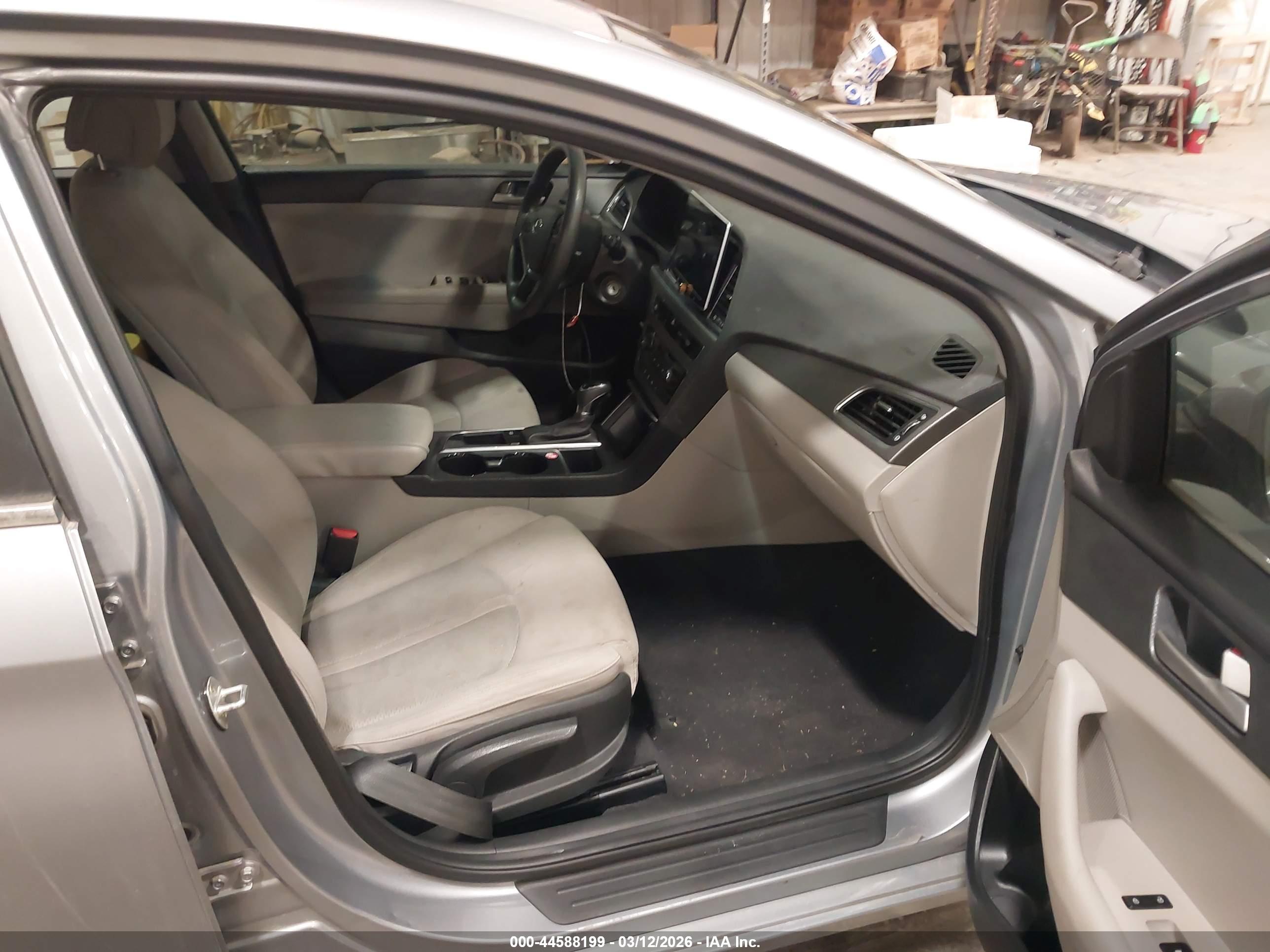HYUNDAI SONATA image 5