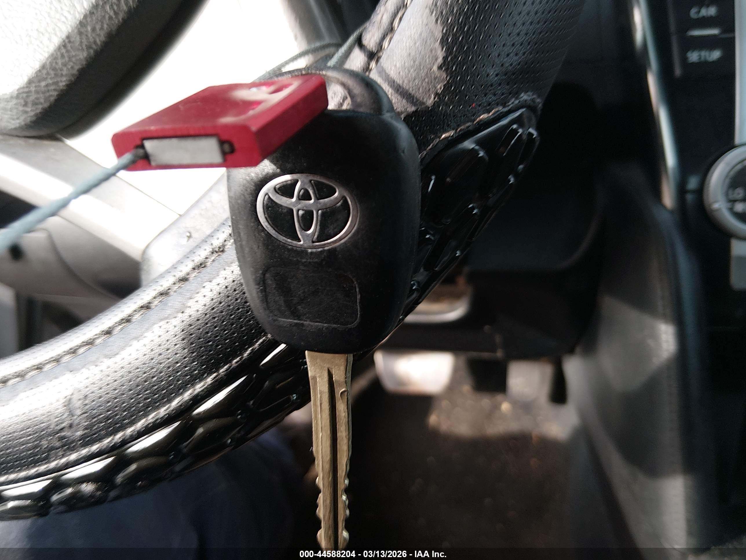 TOYOTA CAMRY image 11
