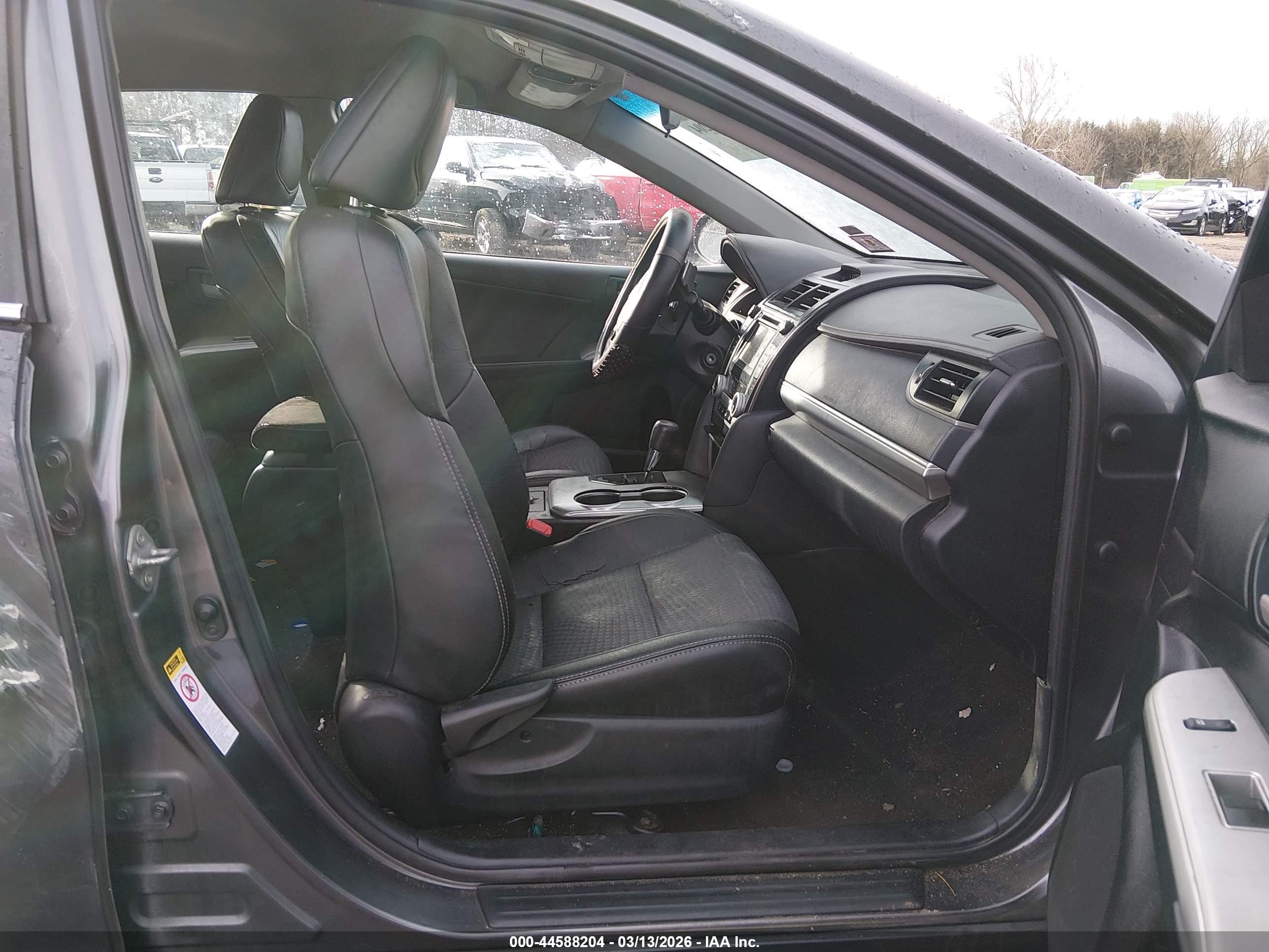 TOYOTA CAMRY image 5