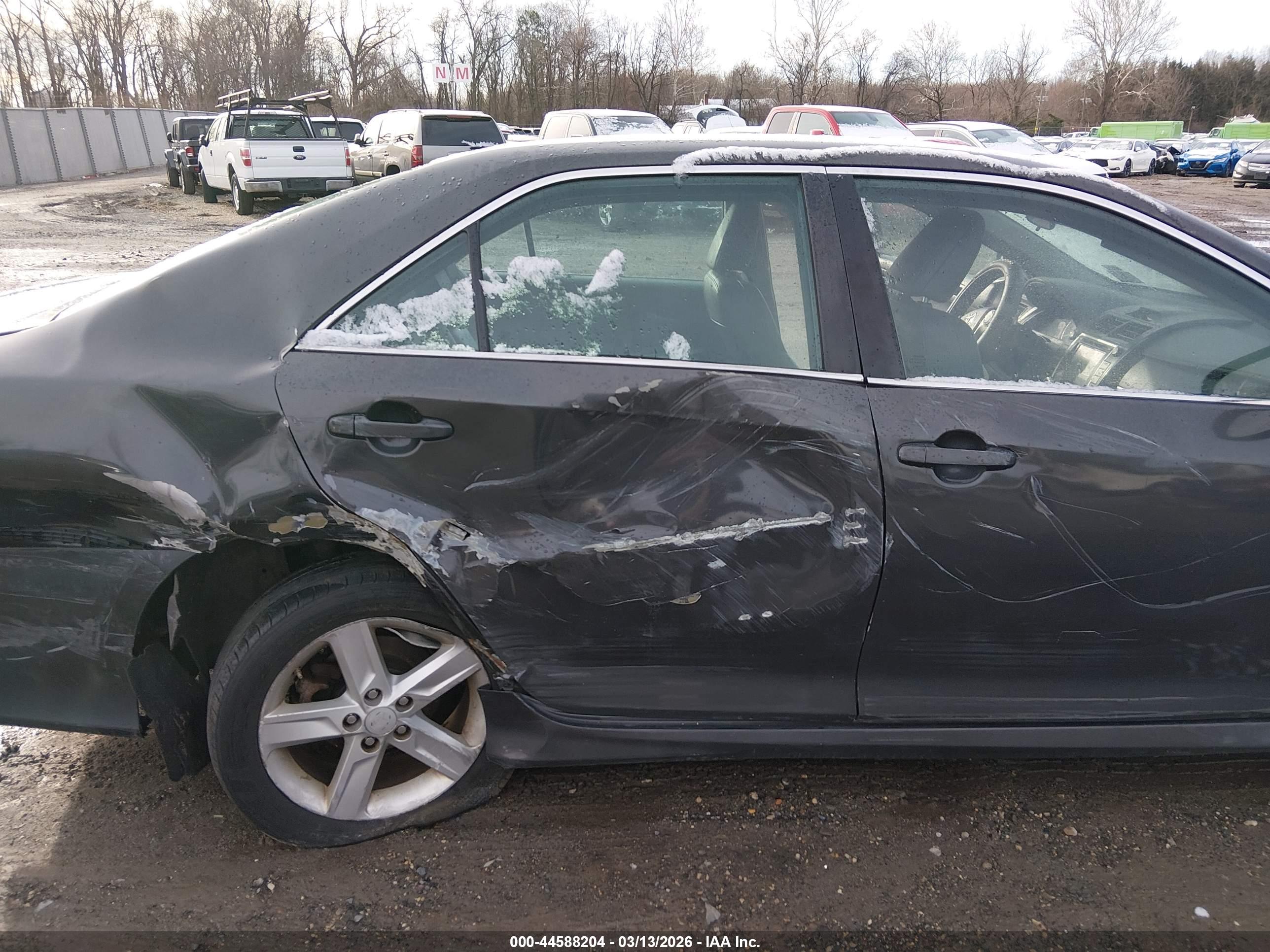 TOYOTA CAMRY image 6