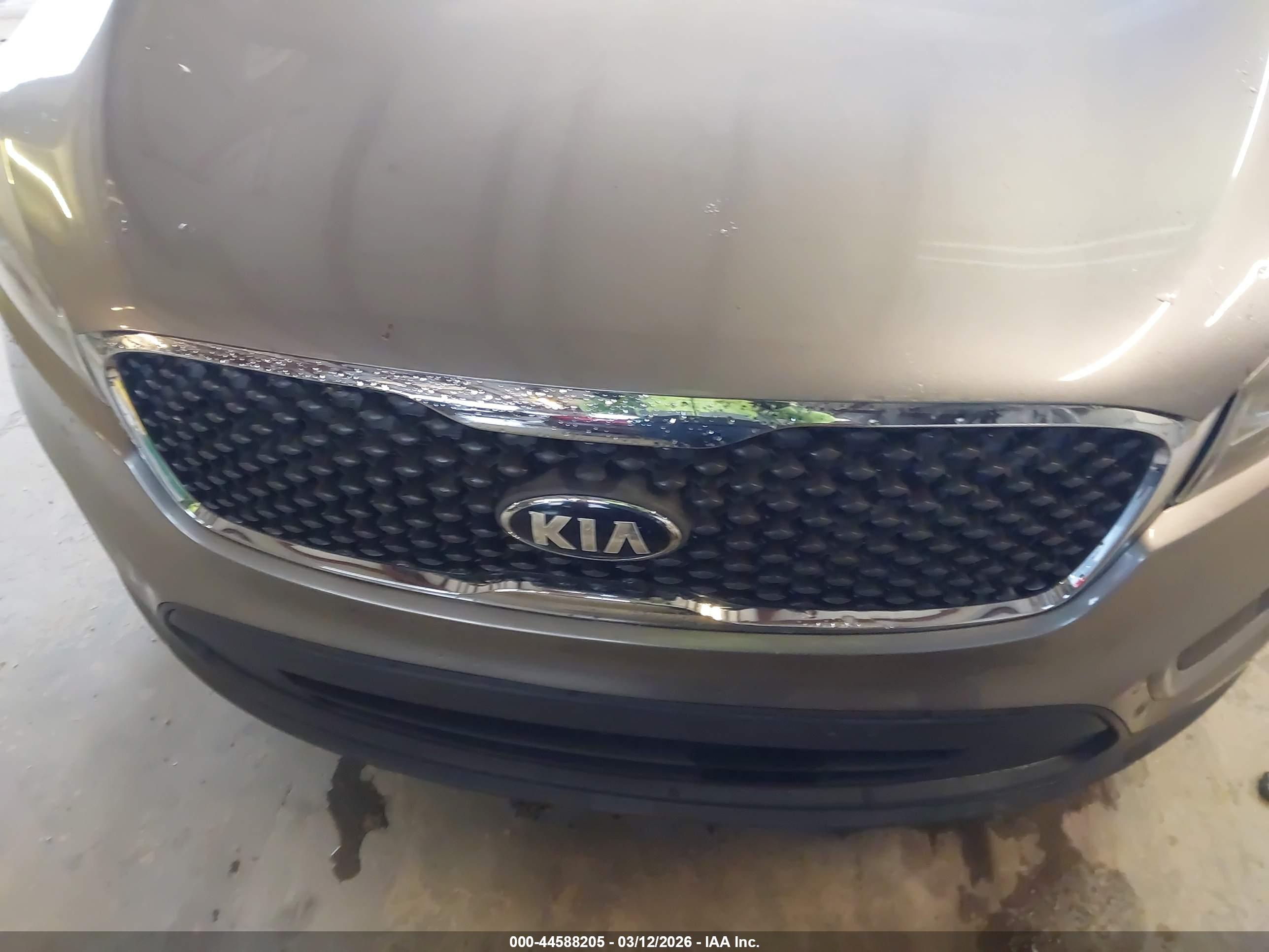 KIA SORENTO image 6