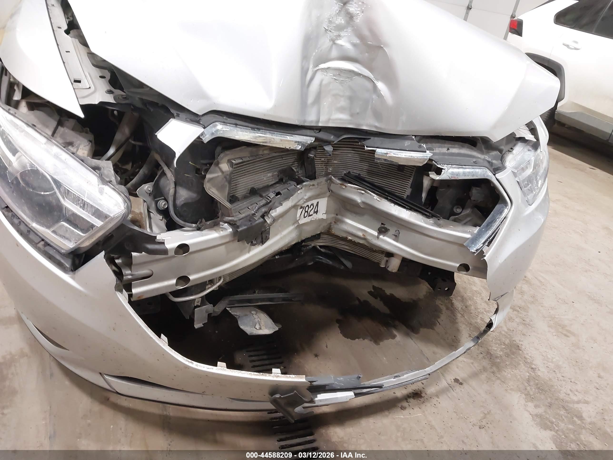 FORD TAURUS image 6