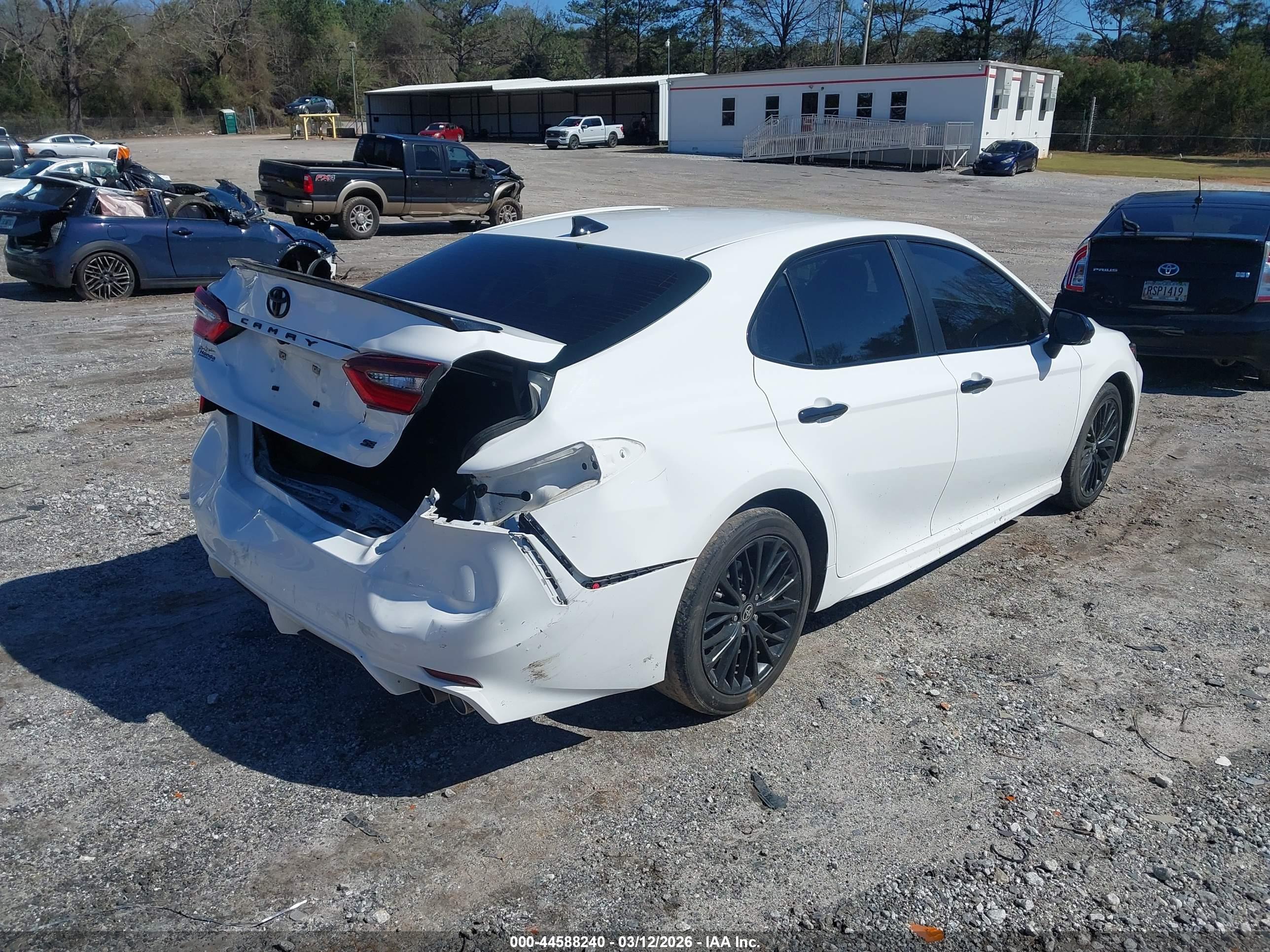 TOYOTA CAMRY image 4