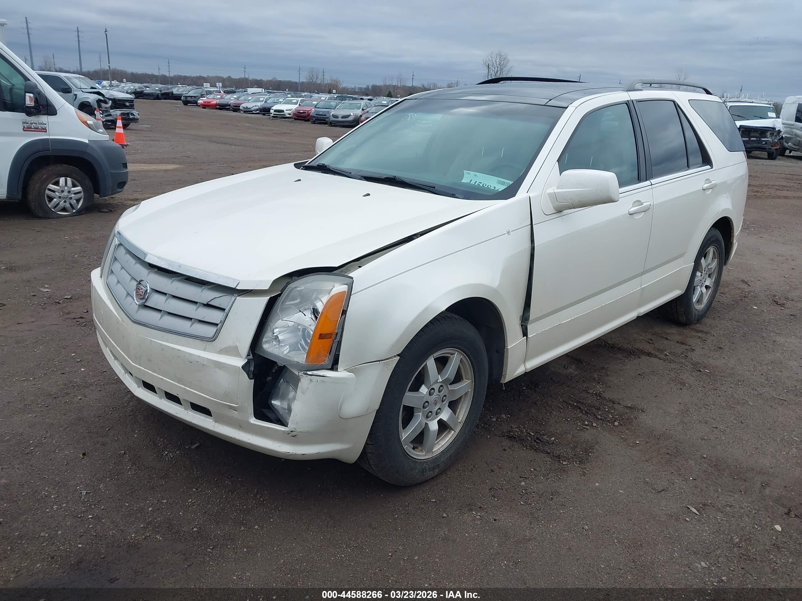 CADILLAC SRX image 2