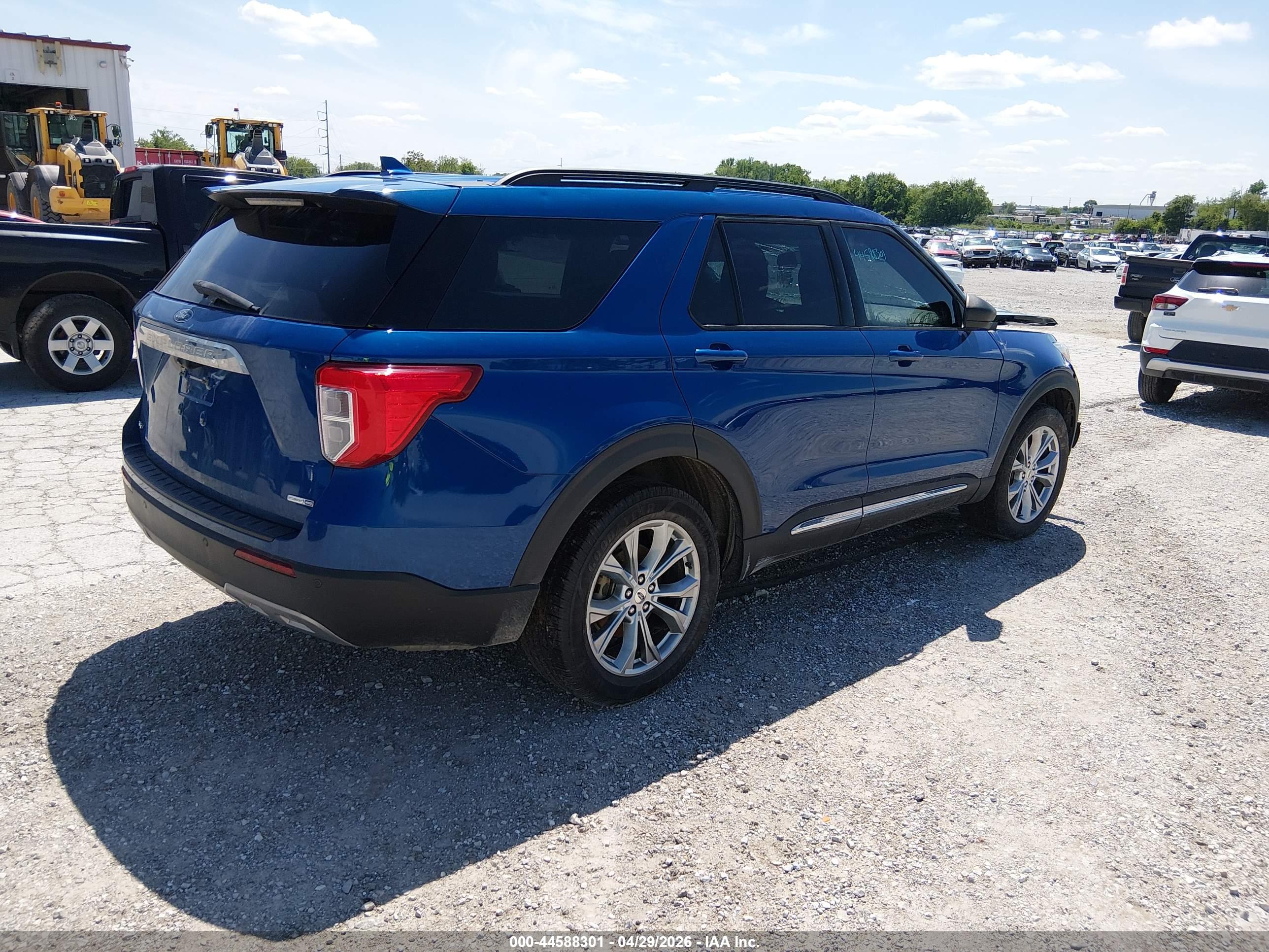 FORD EXPLORER image 4