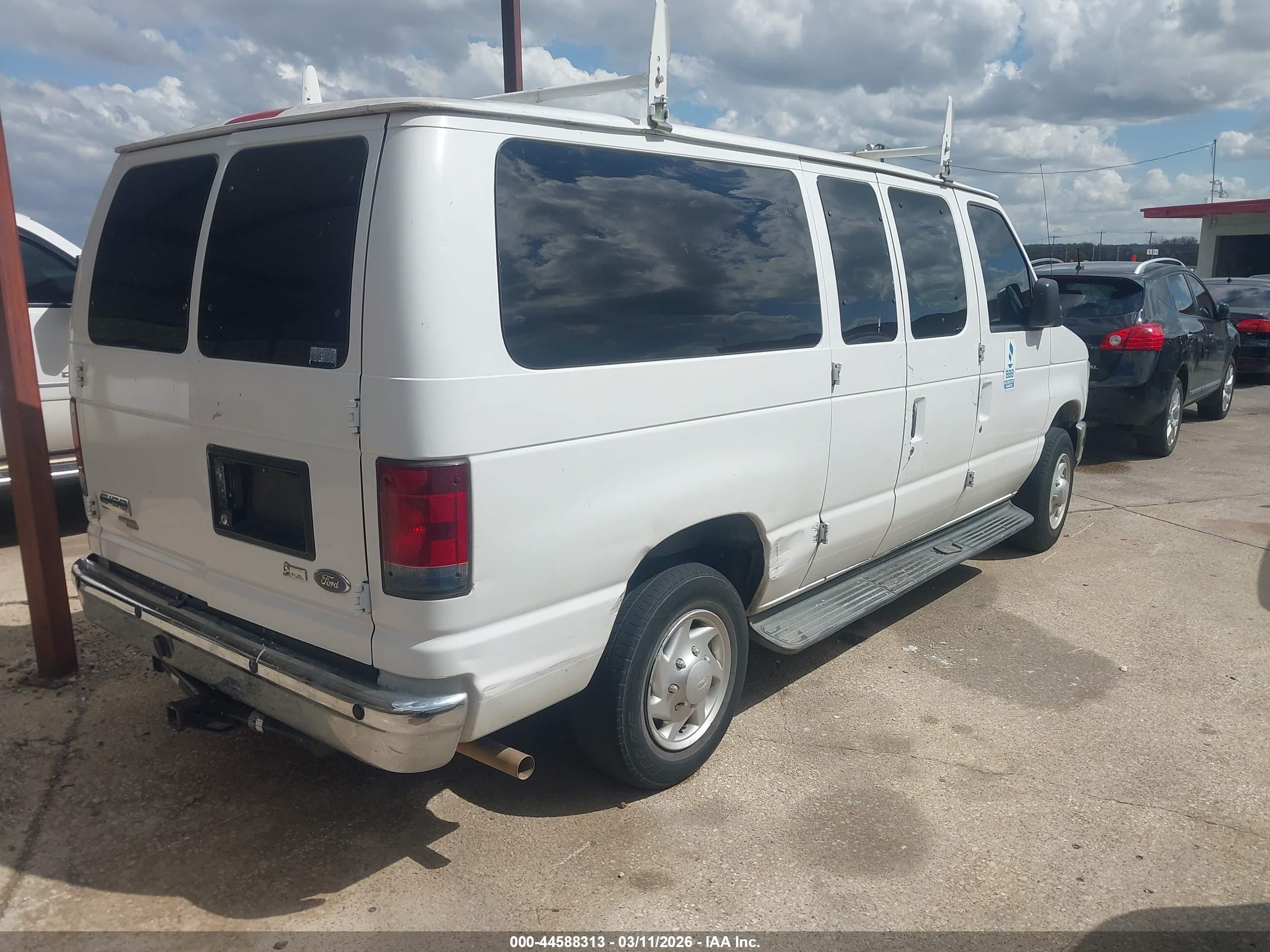 FORD E-150 image 4