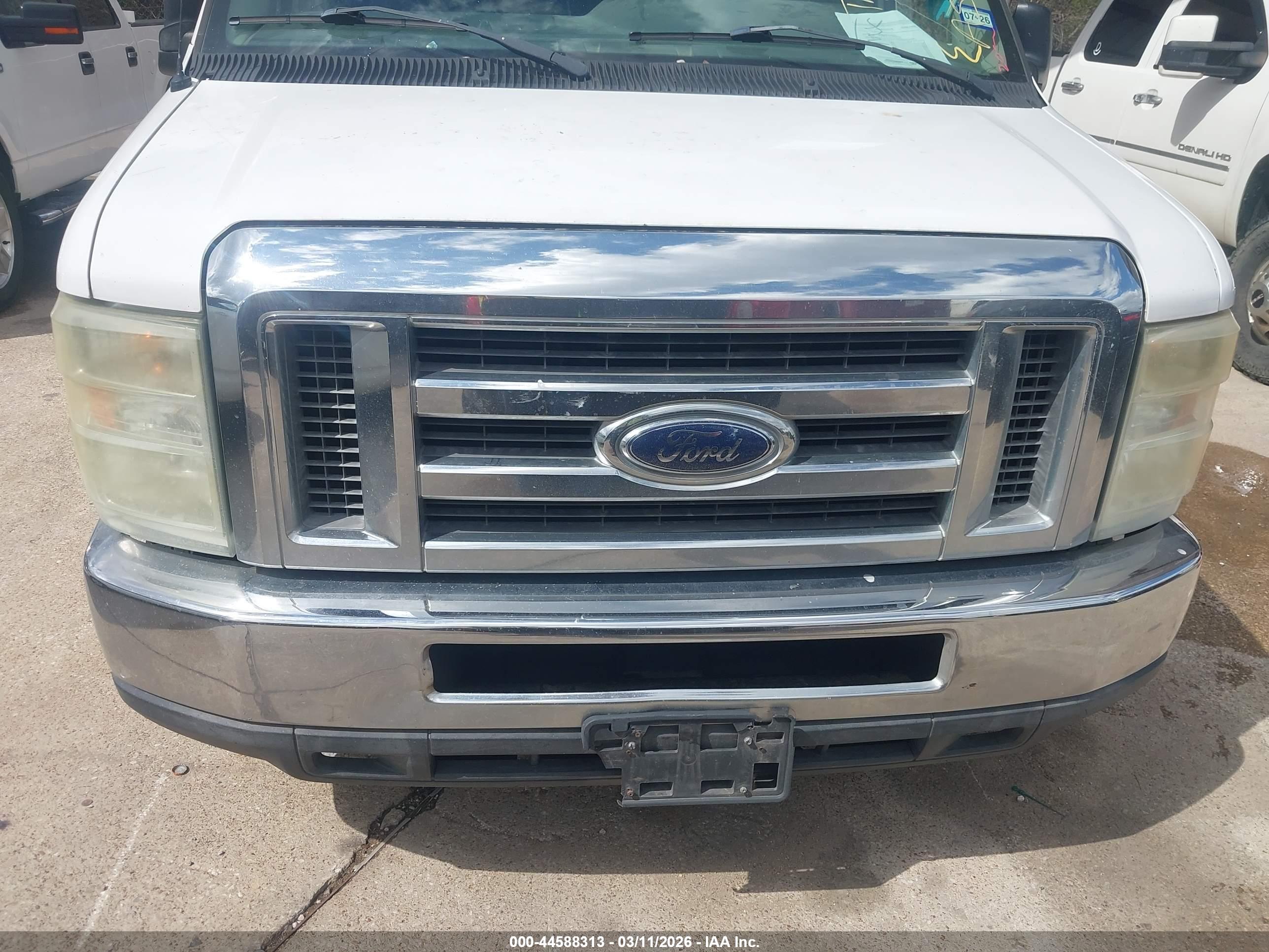 FORD E-150 image 6