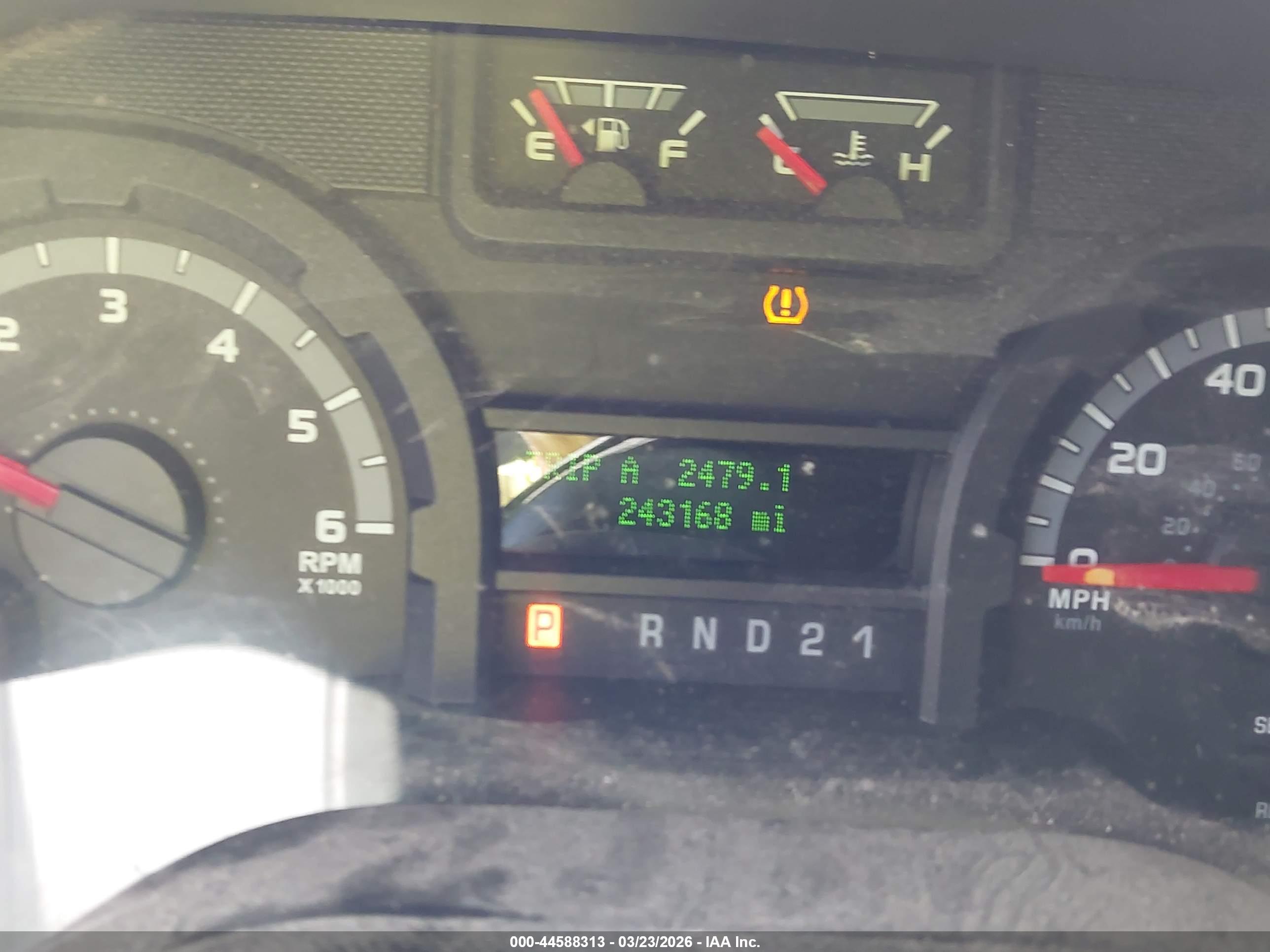 FORD E-150 image 7