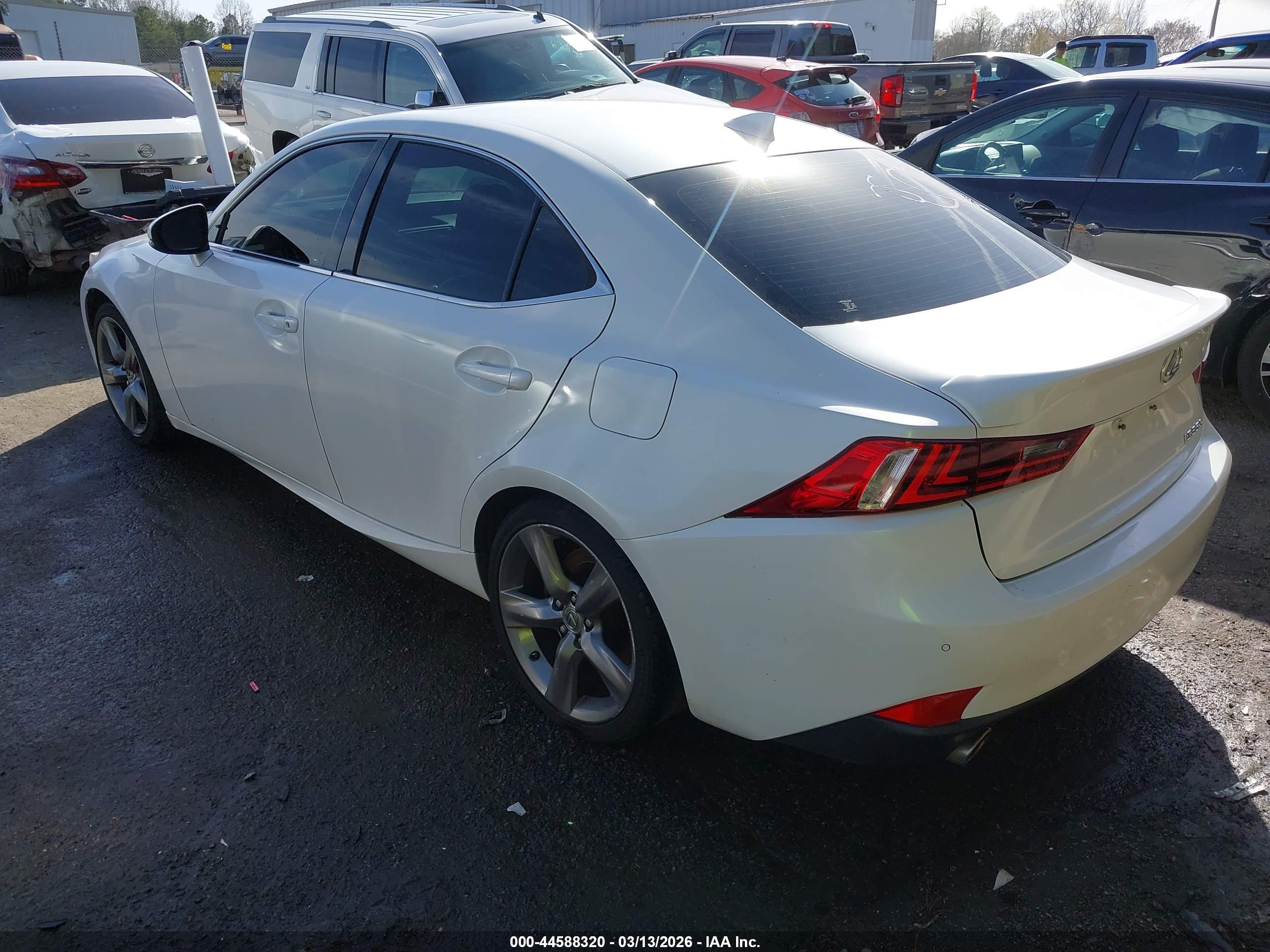 LEXUS IS image 3