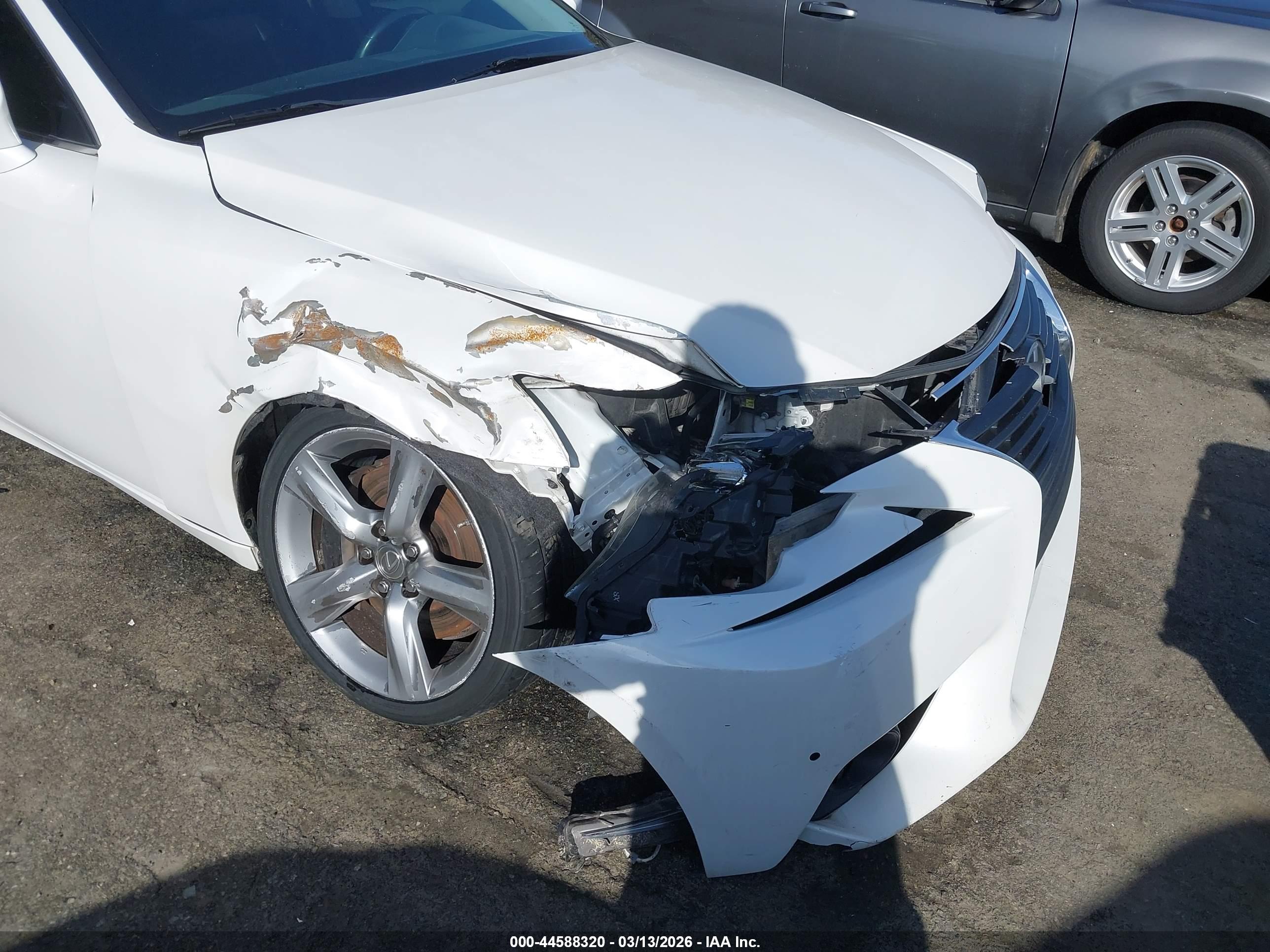 LEXUS IS image 6