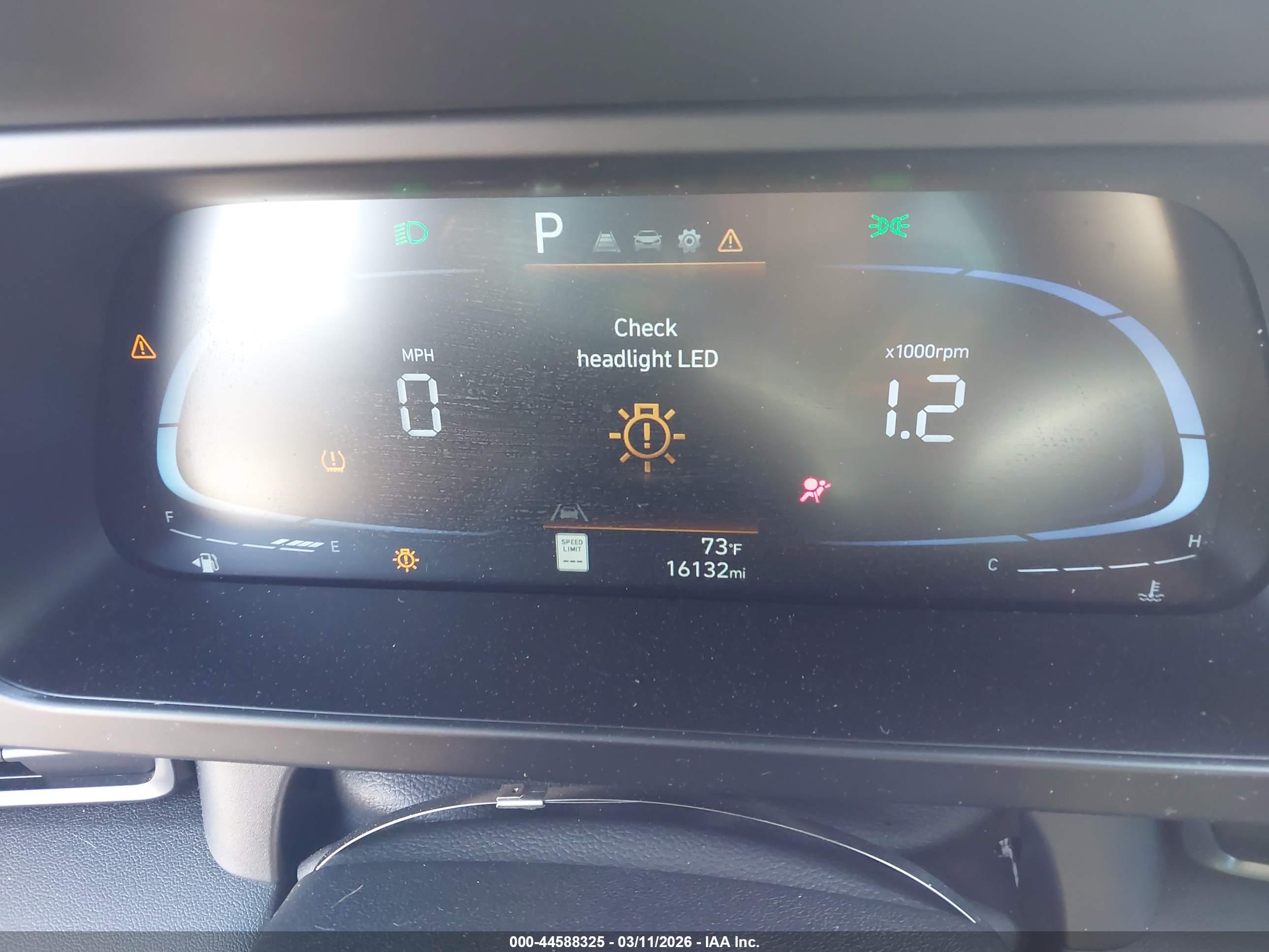 HYUNDAI ELANTRA image 7