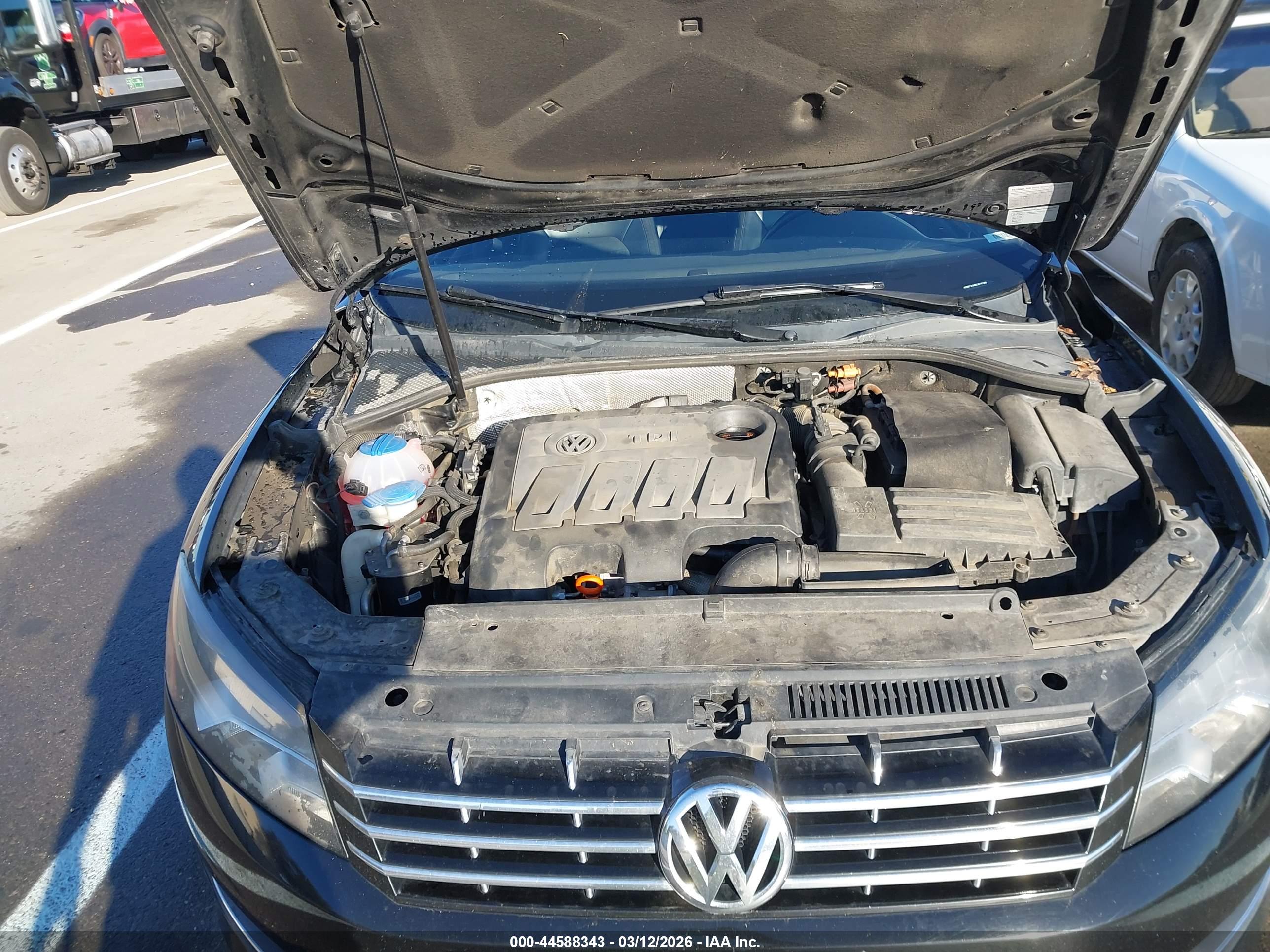VOLKSWAGEN PASSAT image 10