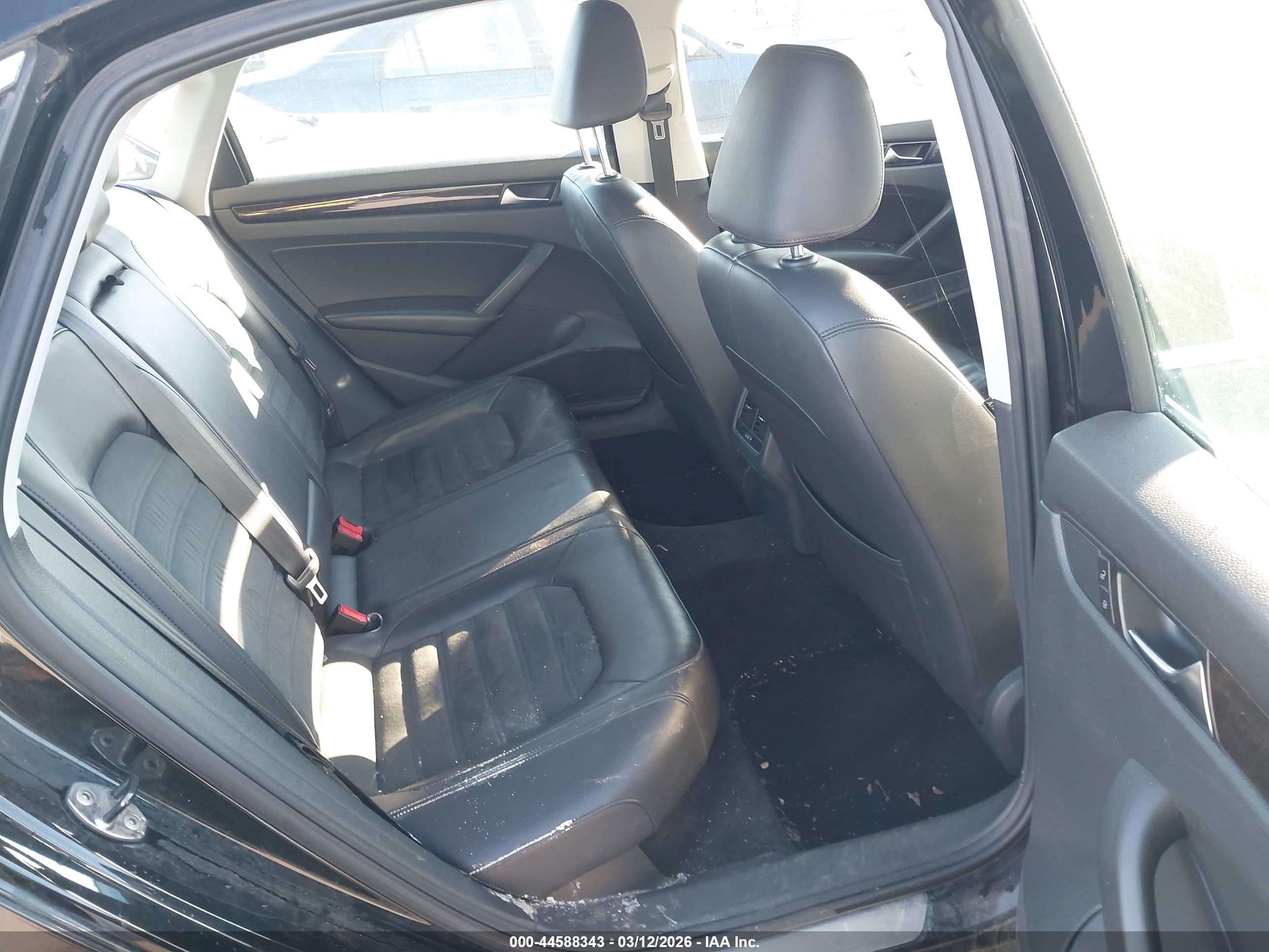VOLKSWAGEN PASSAT image 8